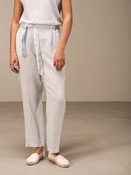 Pants with belt