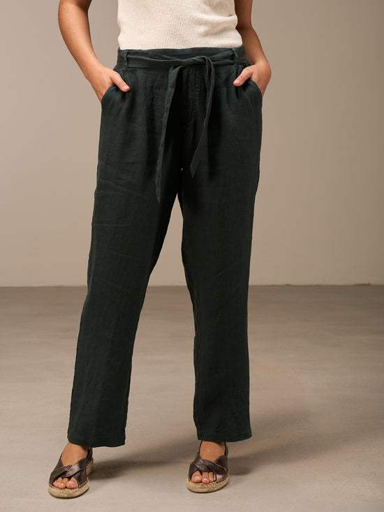 Pants with belt