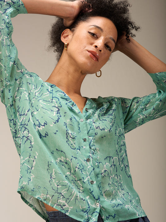 blouse avec patte de boutonnage