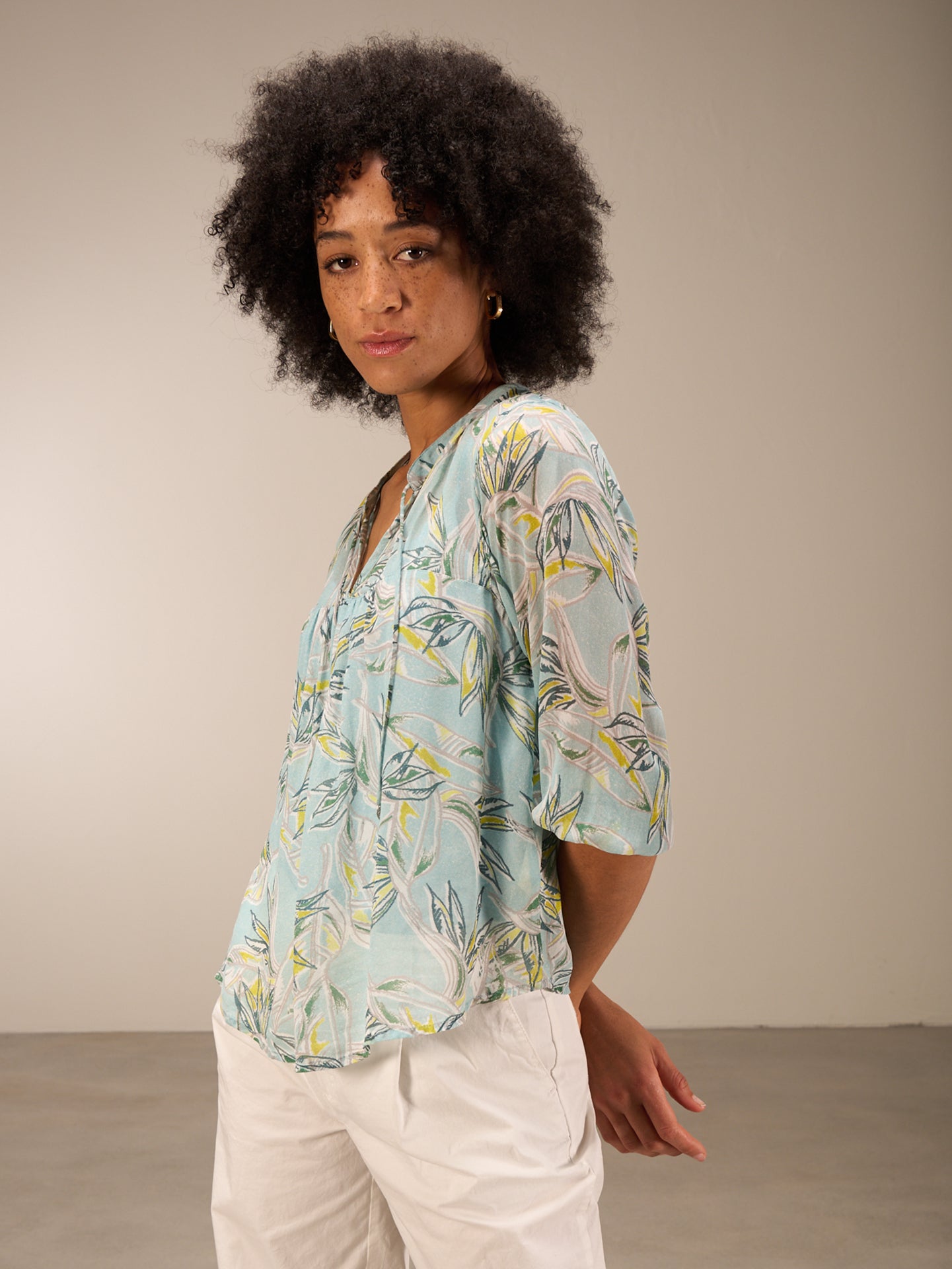 Blusa con volant