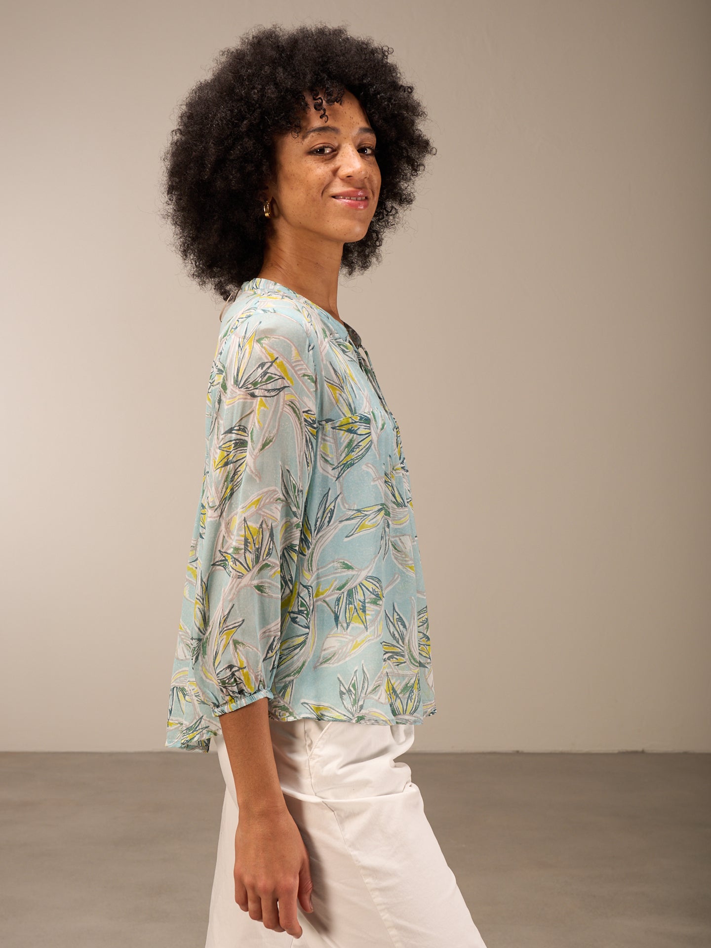 blouse à volants