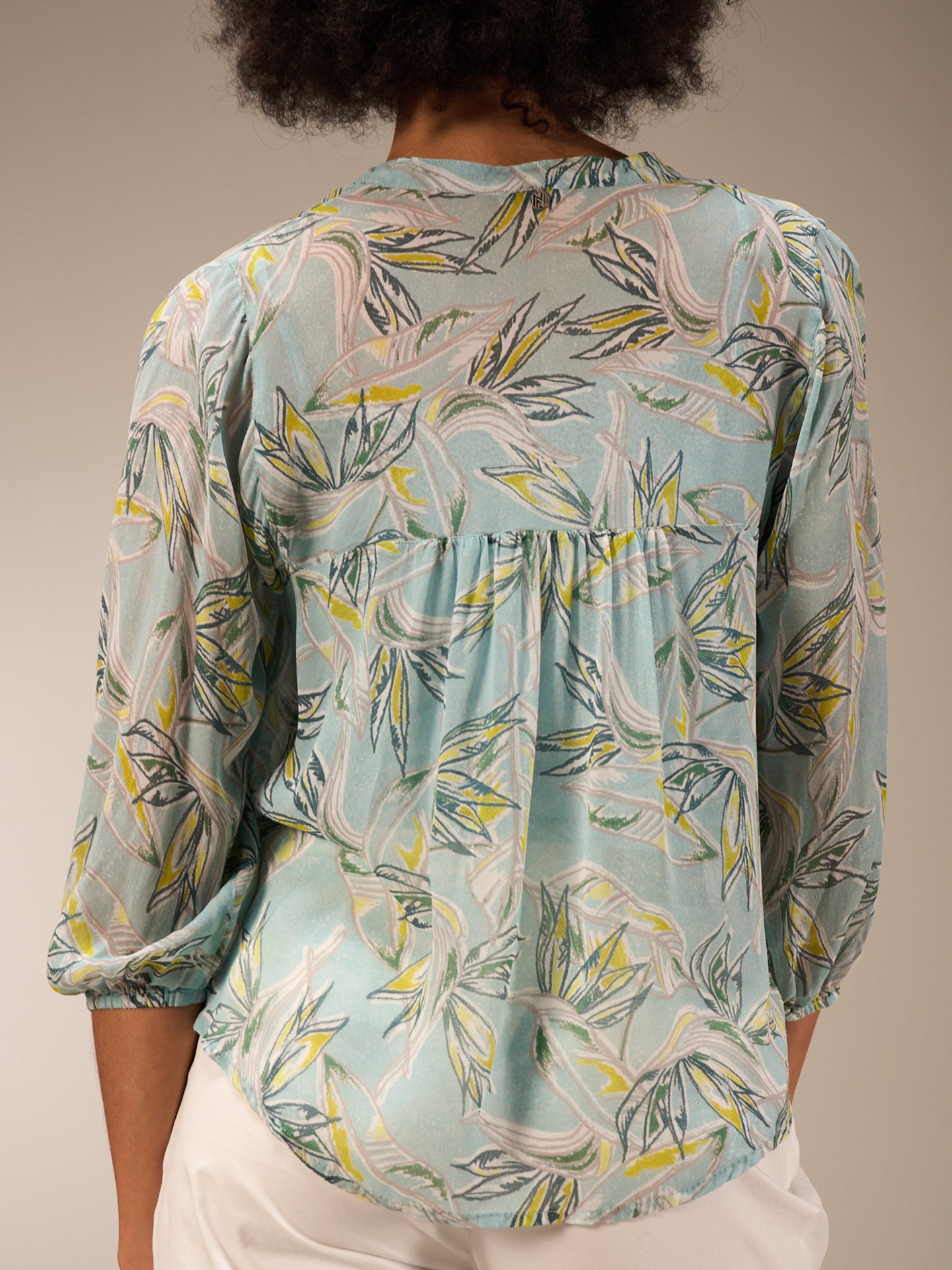blouse à volants