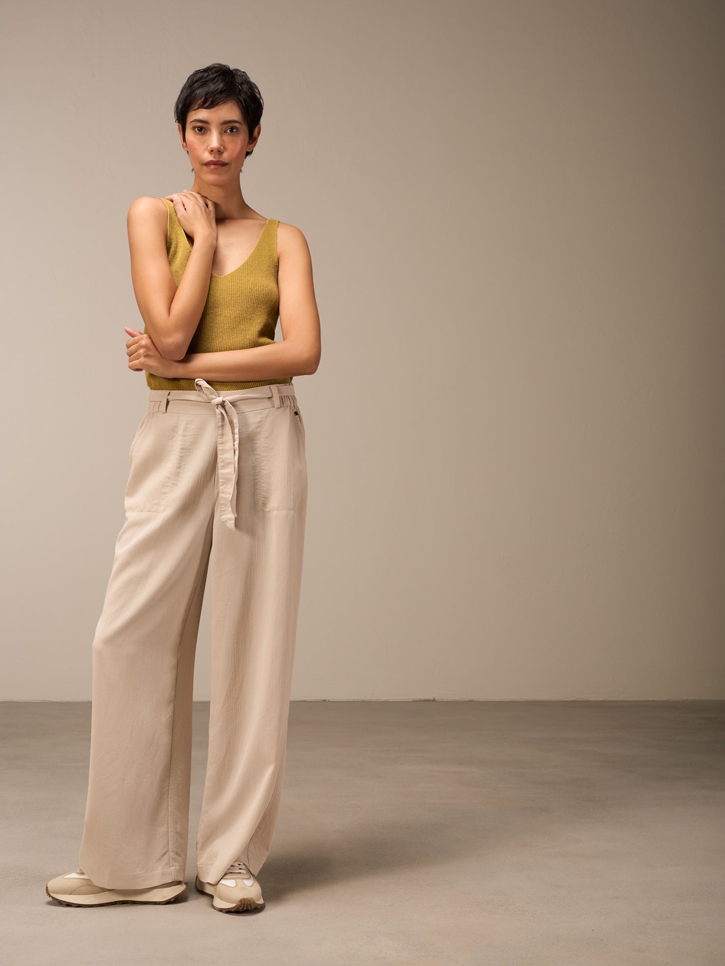 Pantaloni con cintura