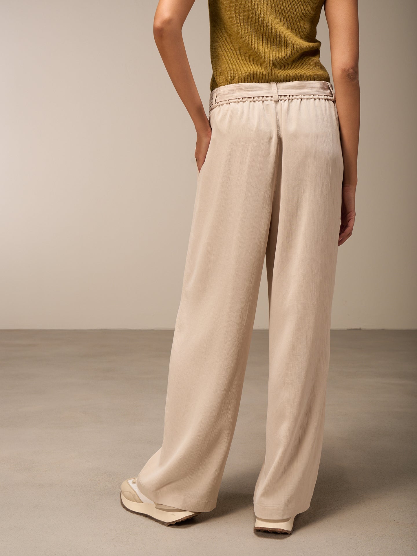 Pantaloni con cintura