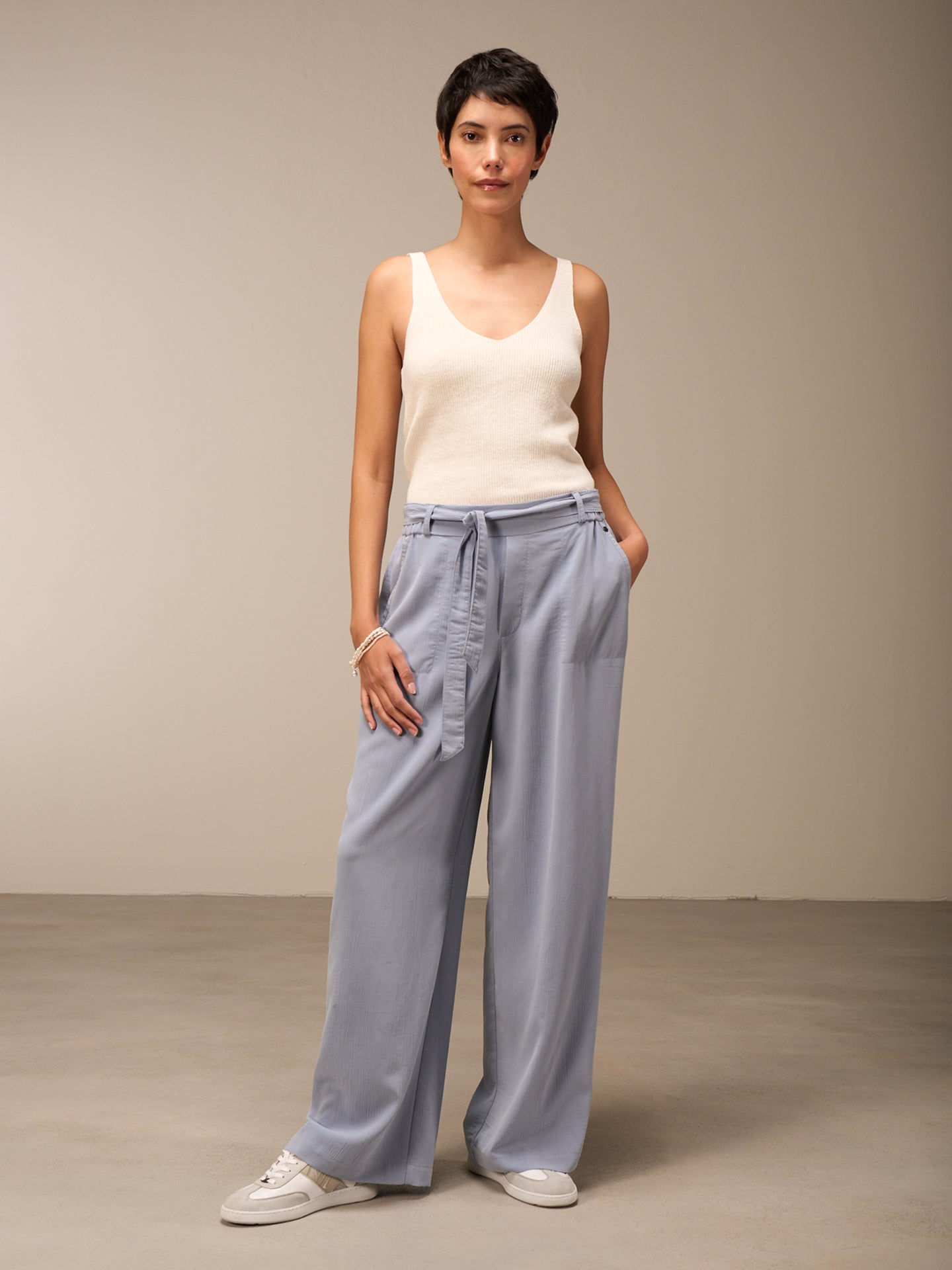 Pantaloni con cintura