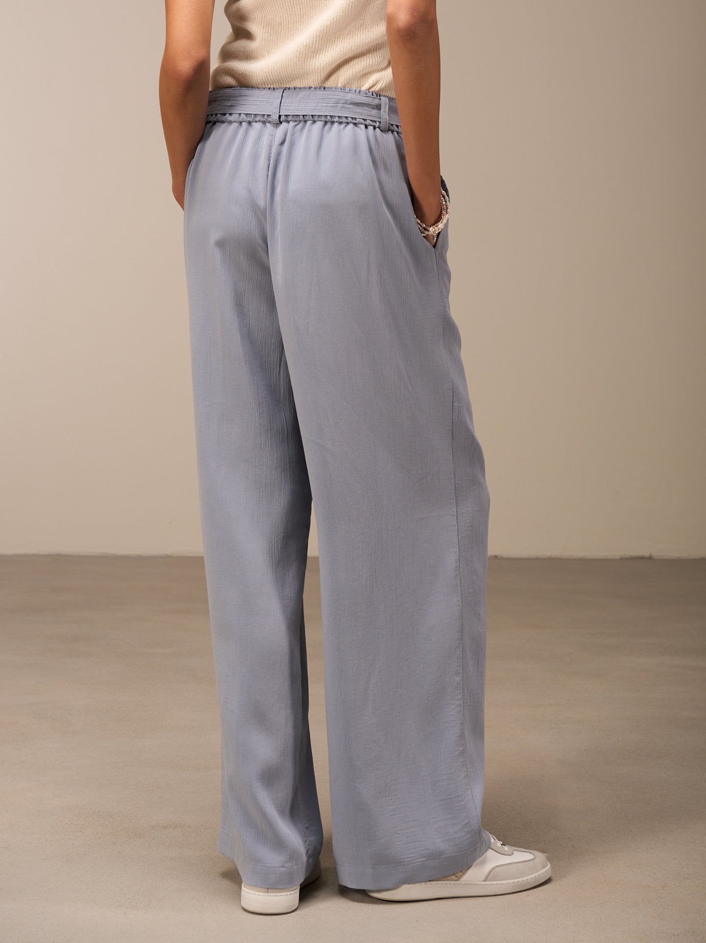 Pantaloni con cintura