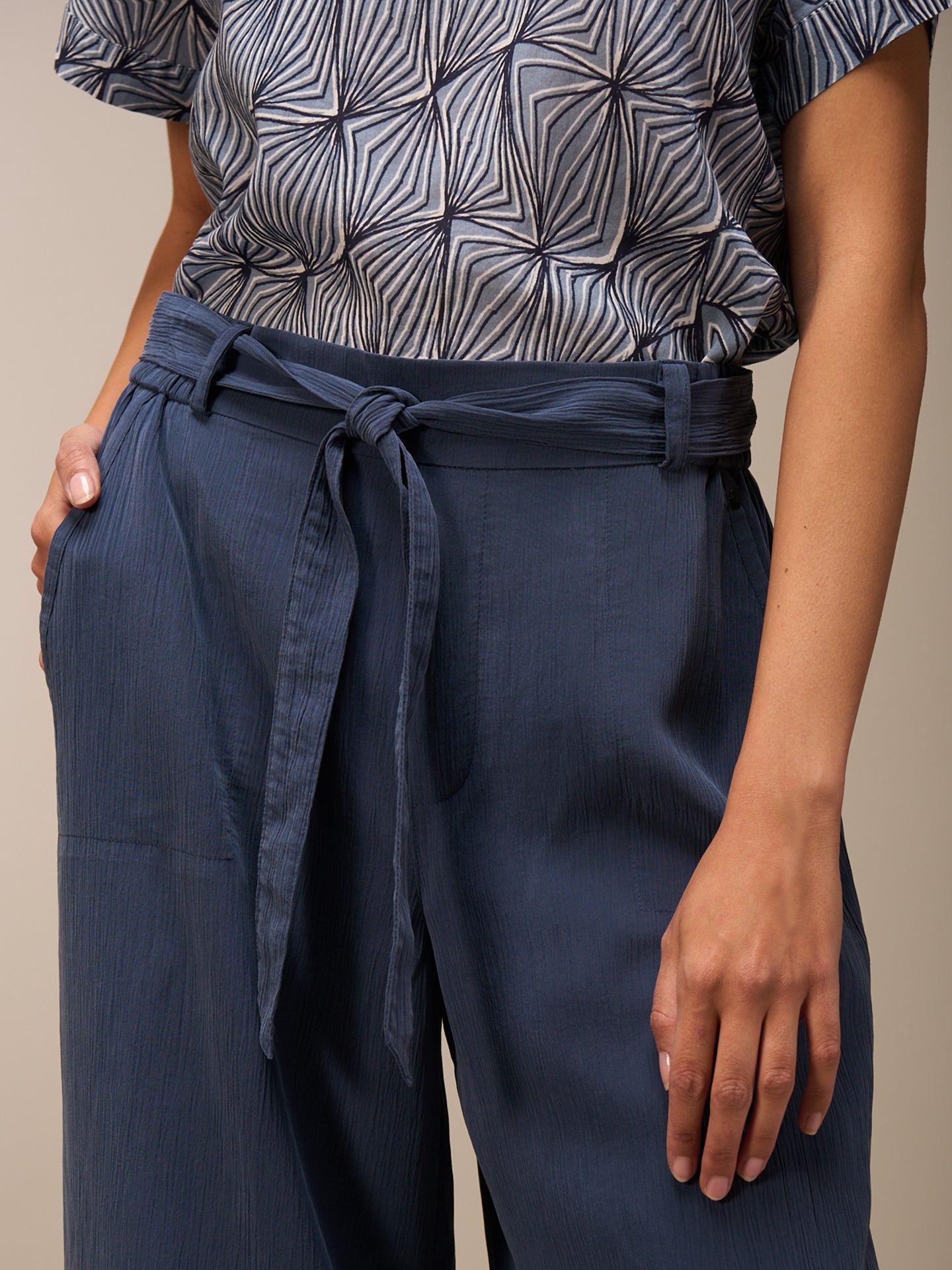 Pantaloni con cintura