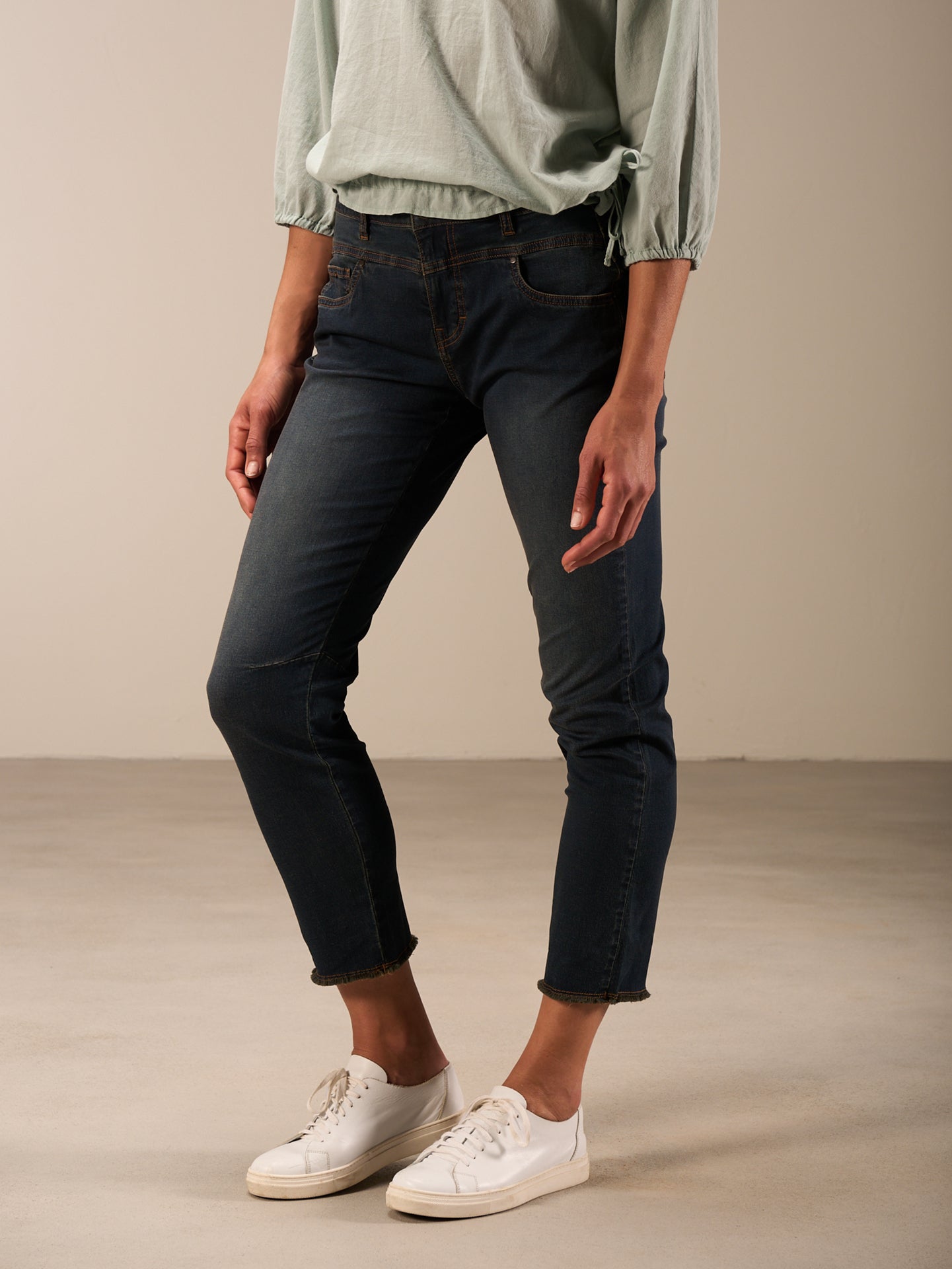 Tapered jeans
