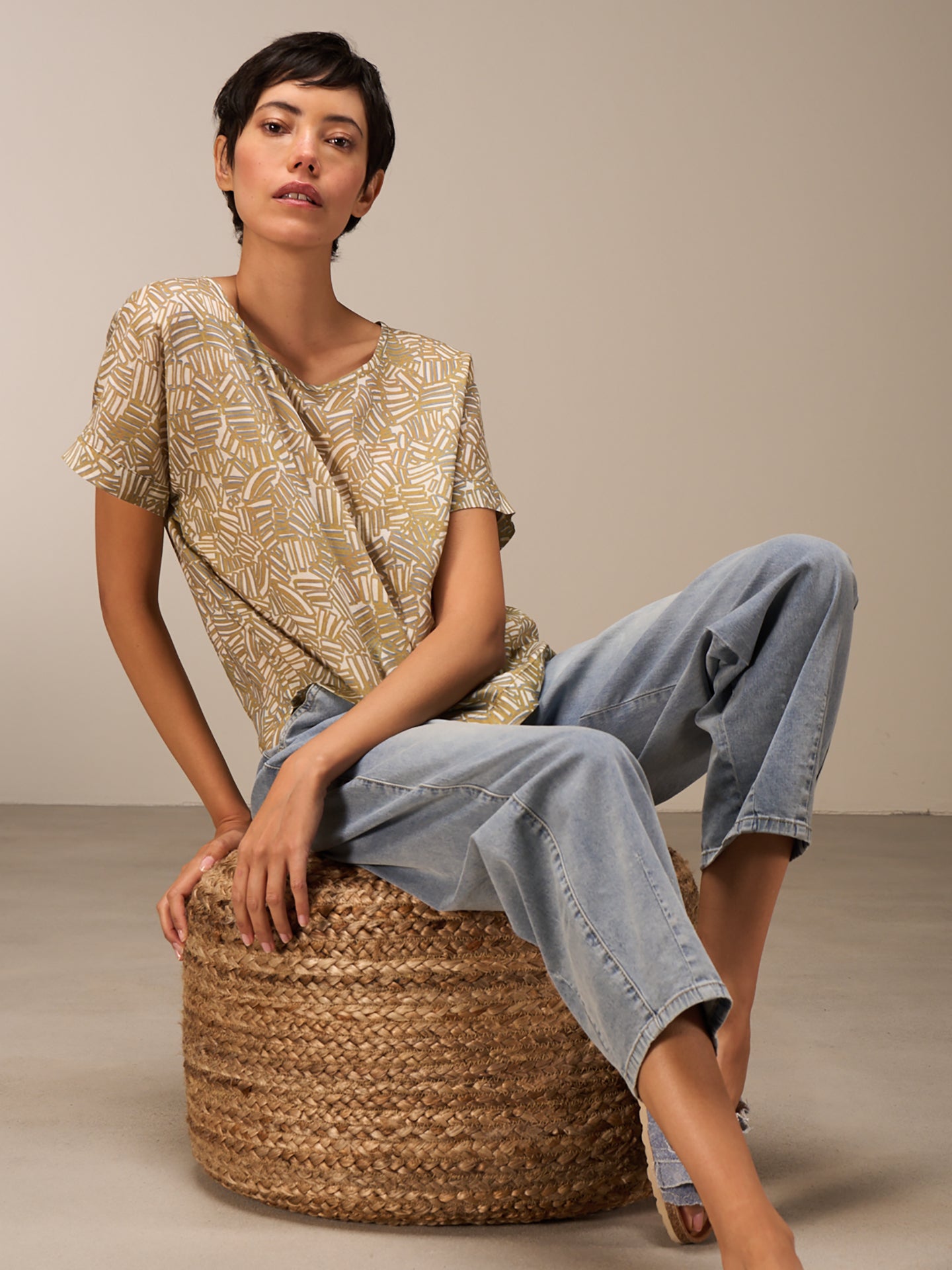 Round-neck blouse