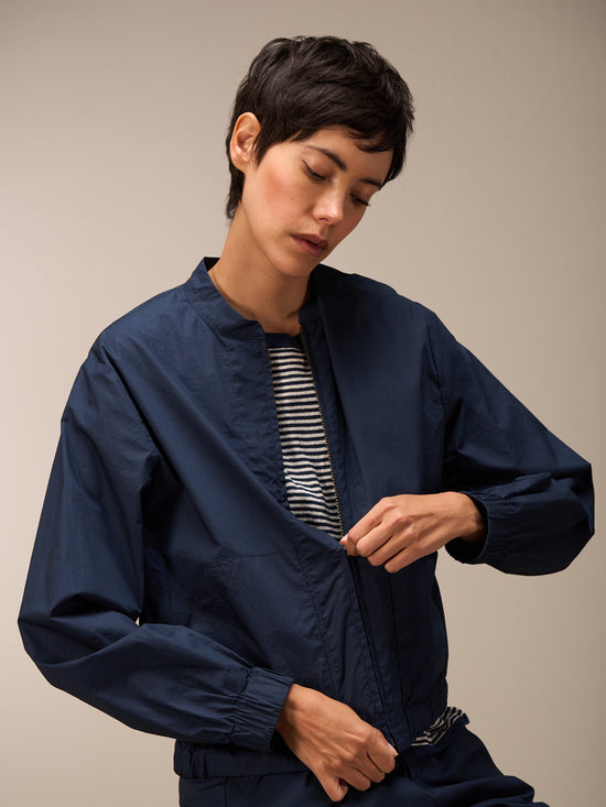 Jacket with stand-up collar