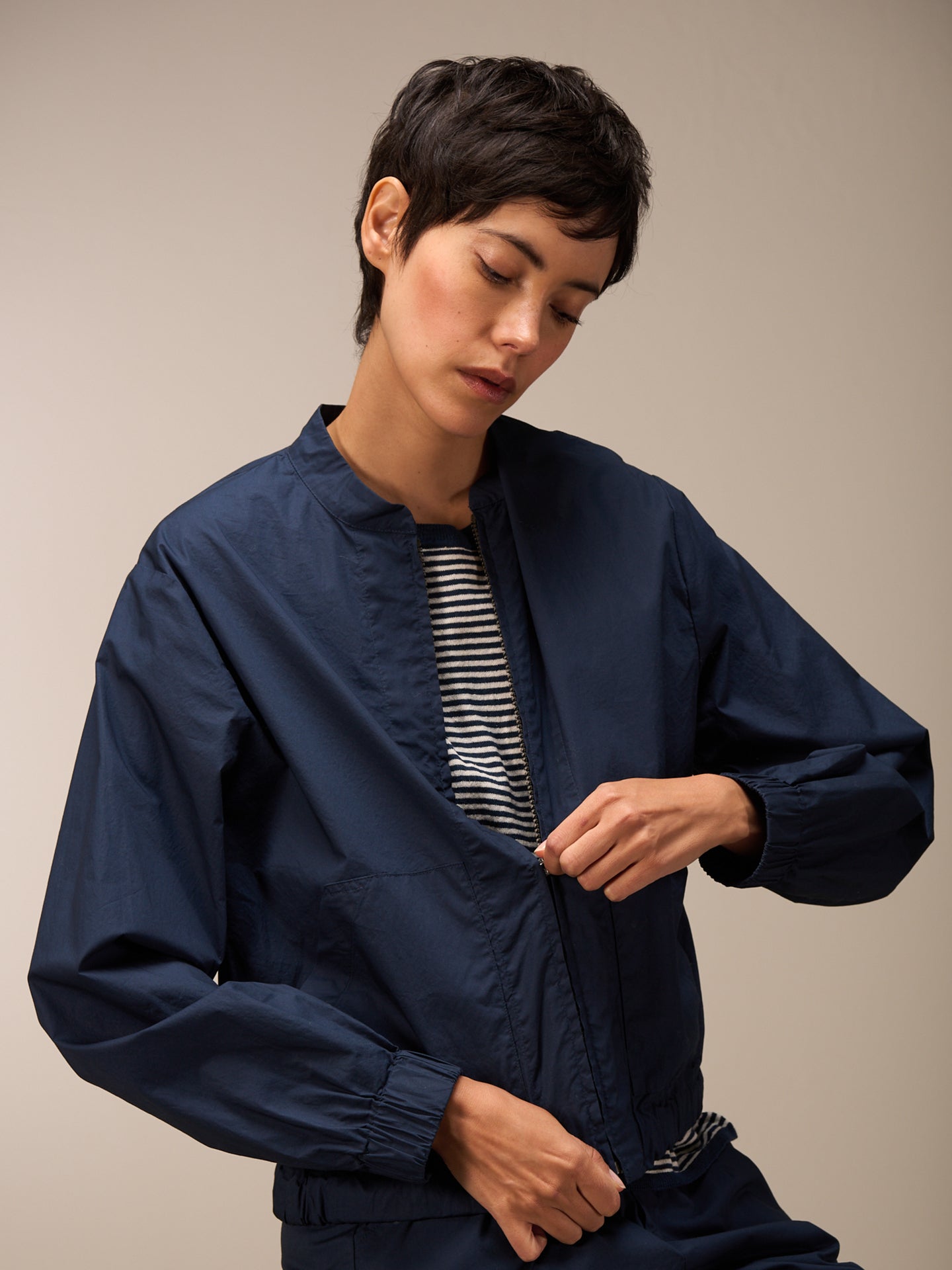 Jacket with stand-up collar
