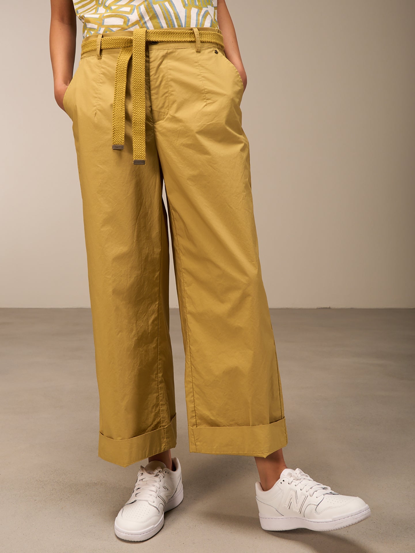 Pantaloni a gamba larga