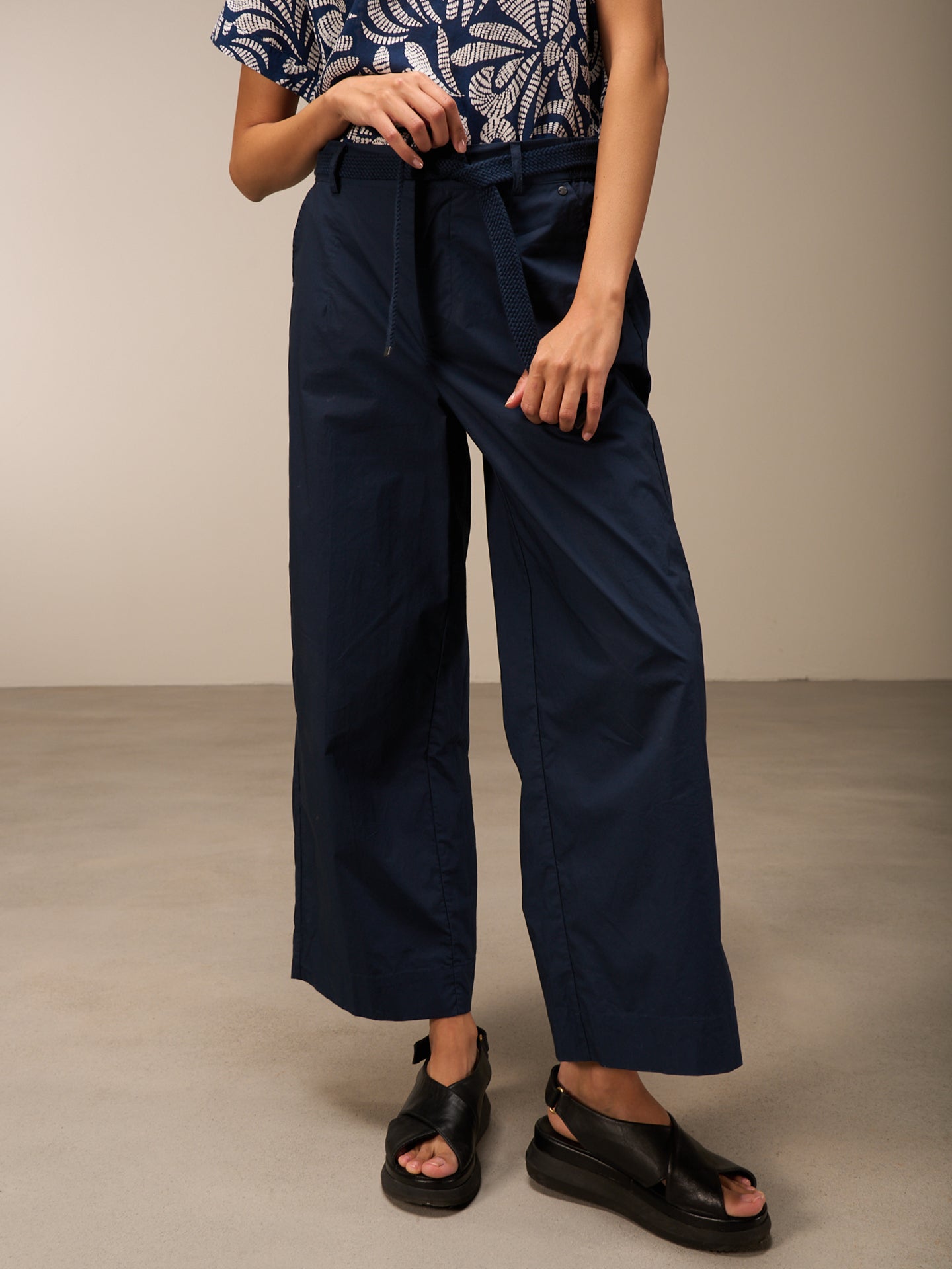 Pantaloni a gamba larga