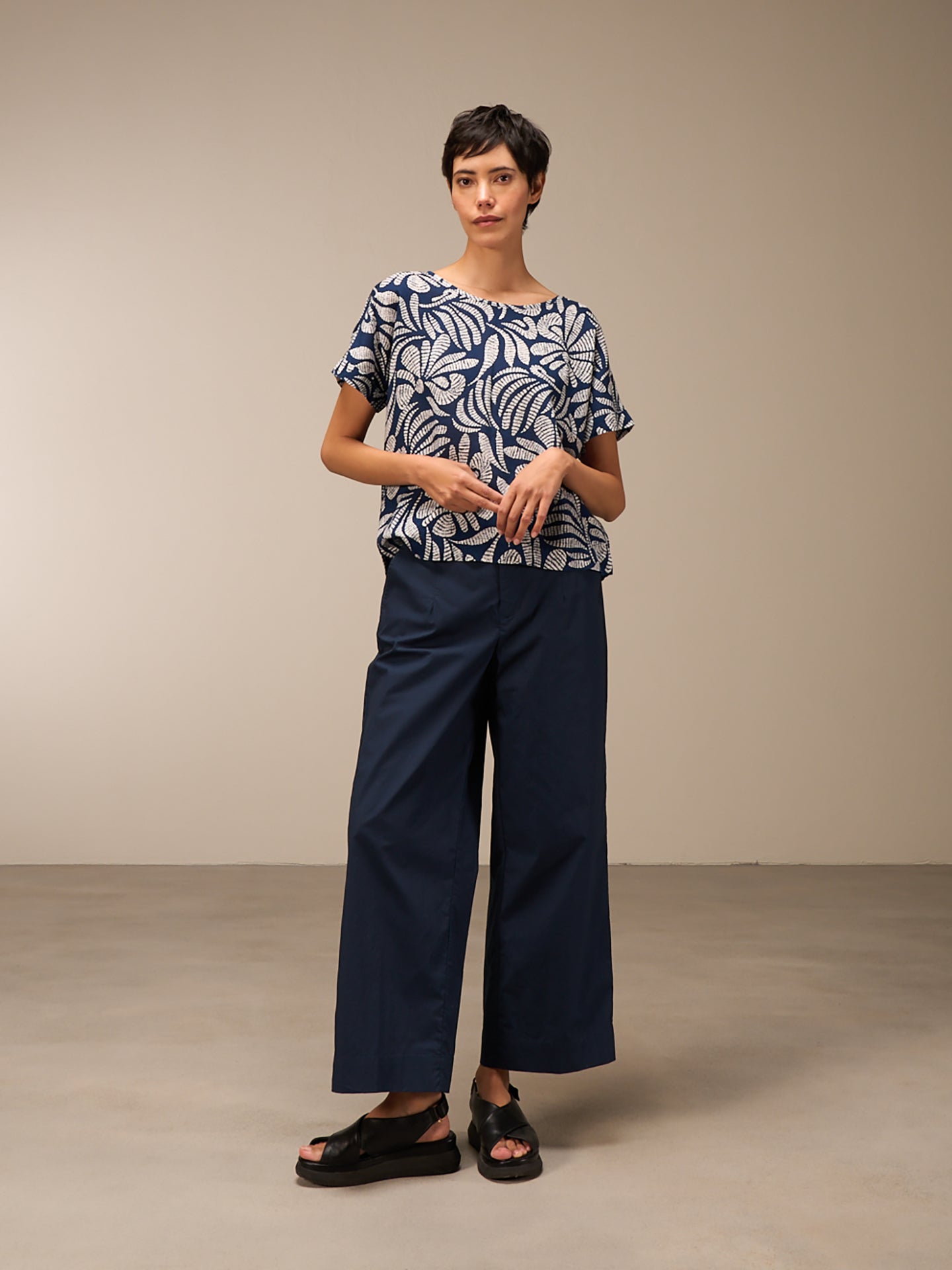 Pantaloni a gamba larga