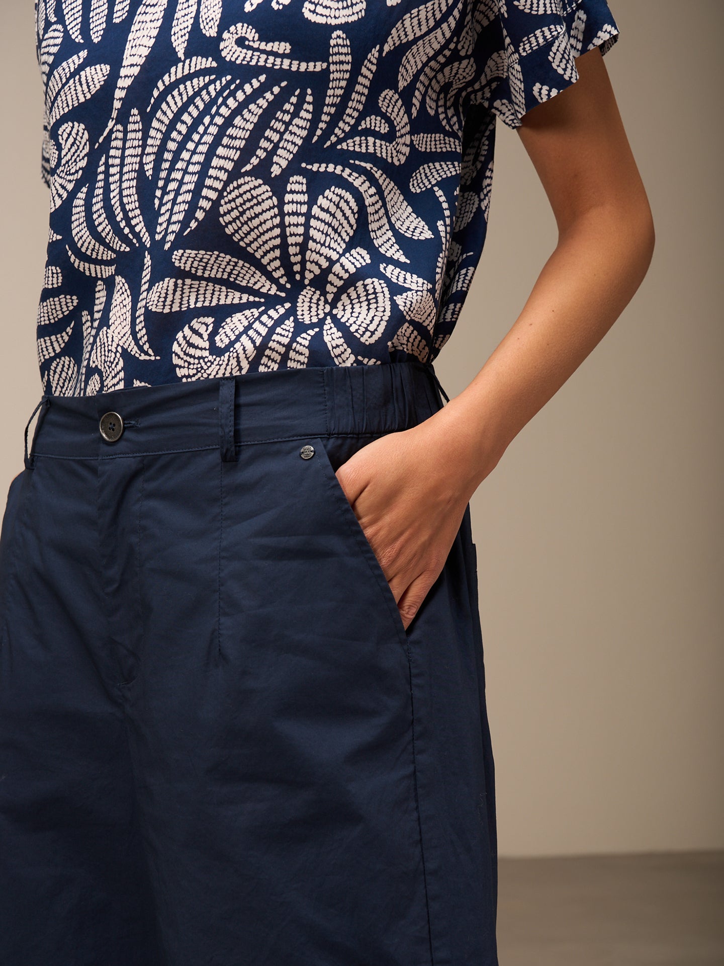 Pantaloni a gamba larga