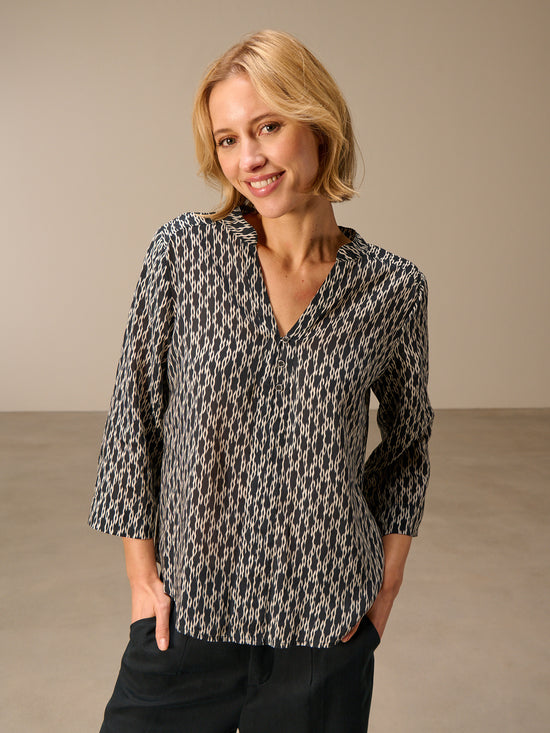 blouse avec col montant