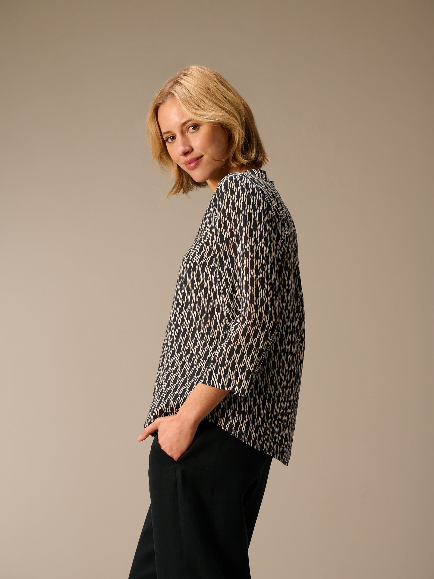 Bluse mit Stehkragen