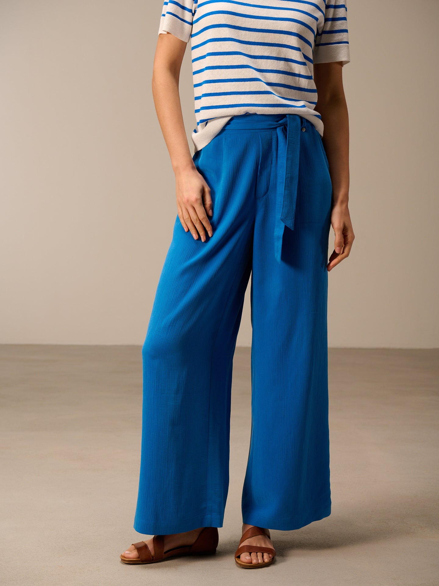 Hose mit weitem Bein