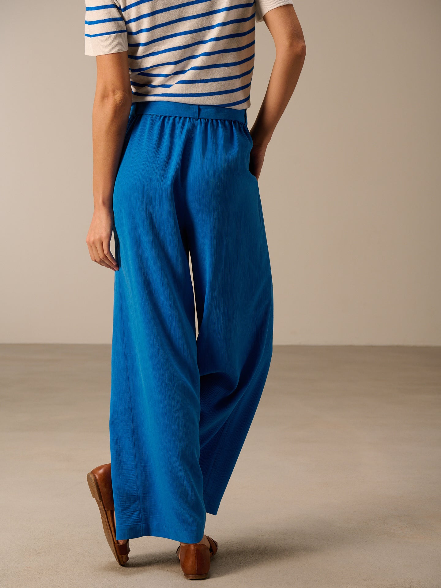Hose mit weitem Bein