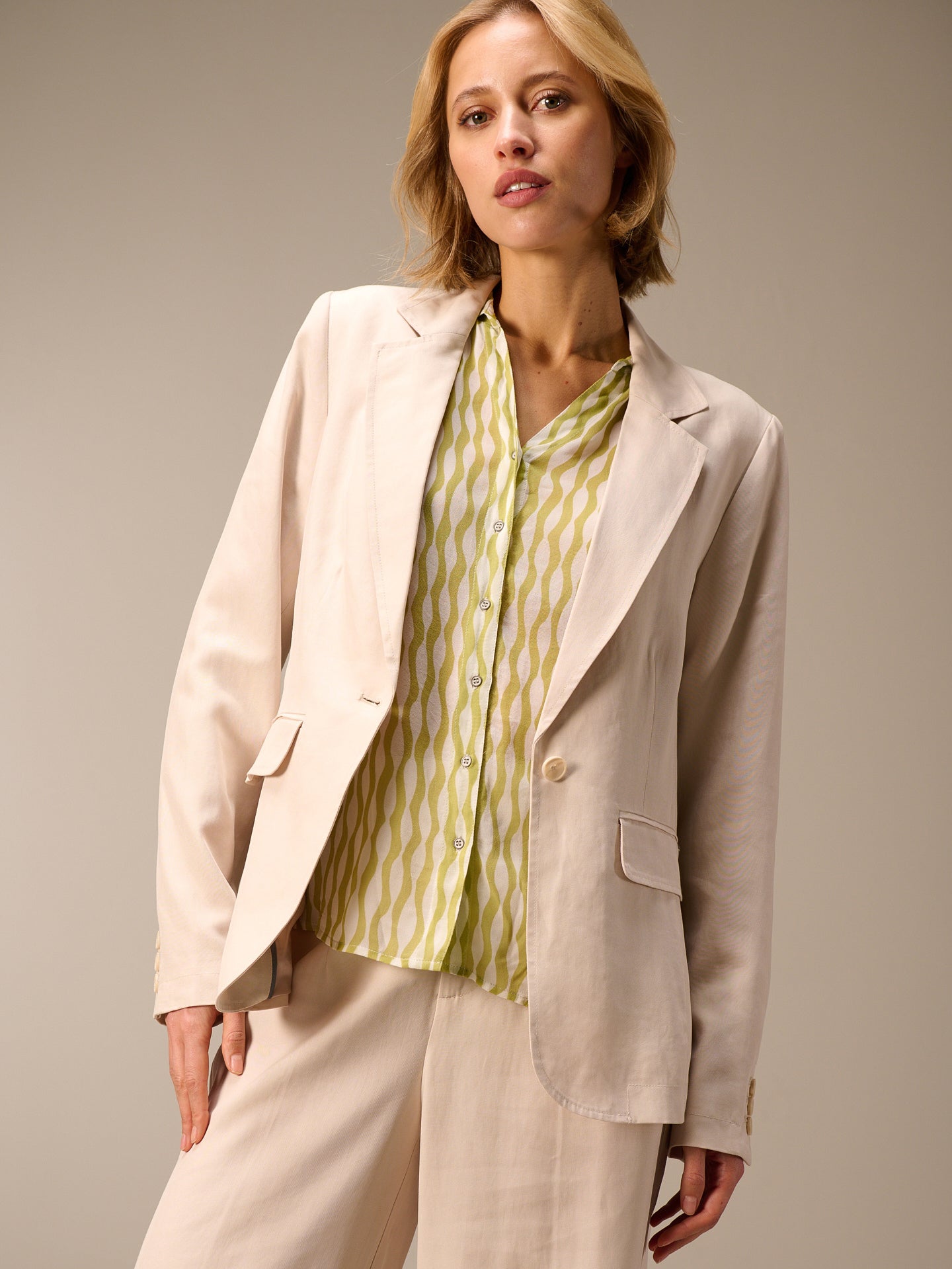 Blazer con colletto a revers