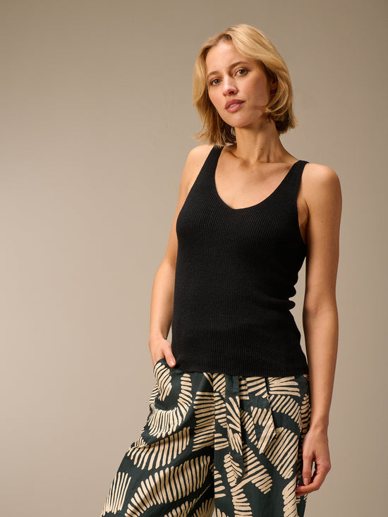 Top mit V-Ausschnitt