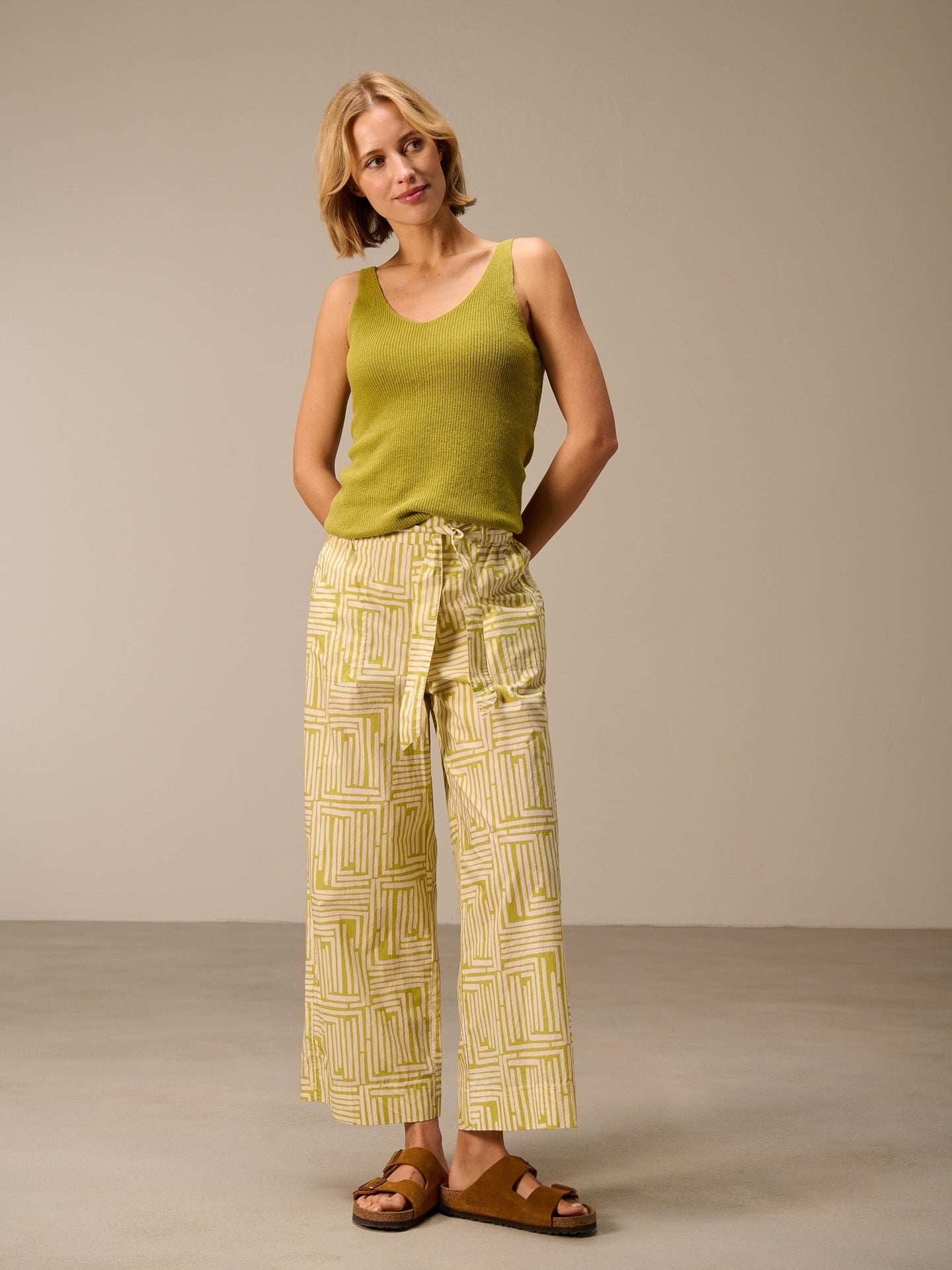 Top mit V-Ausschnitt