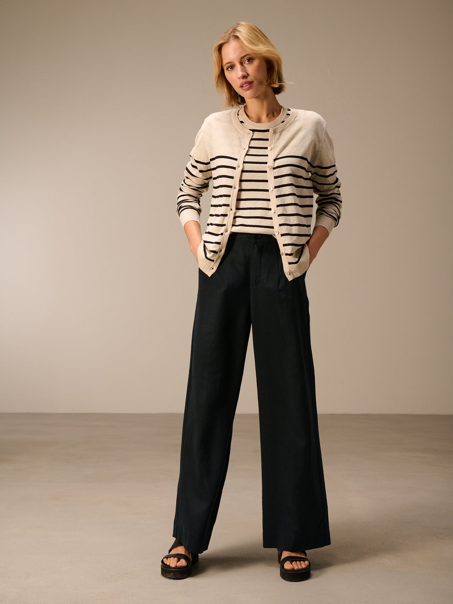 Cardigan with linen