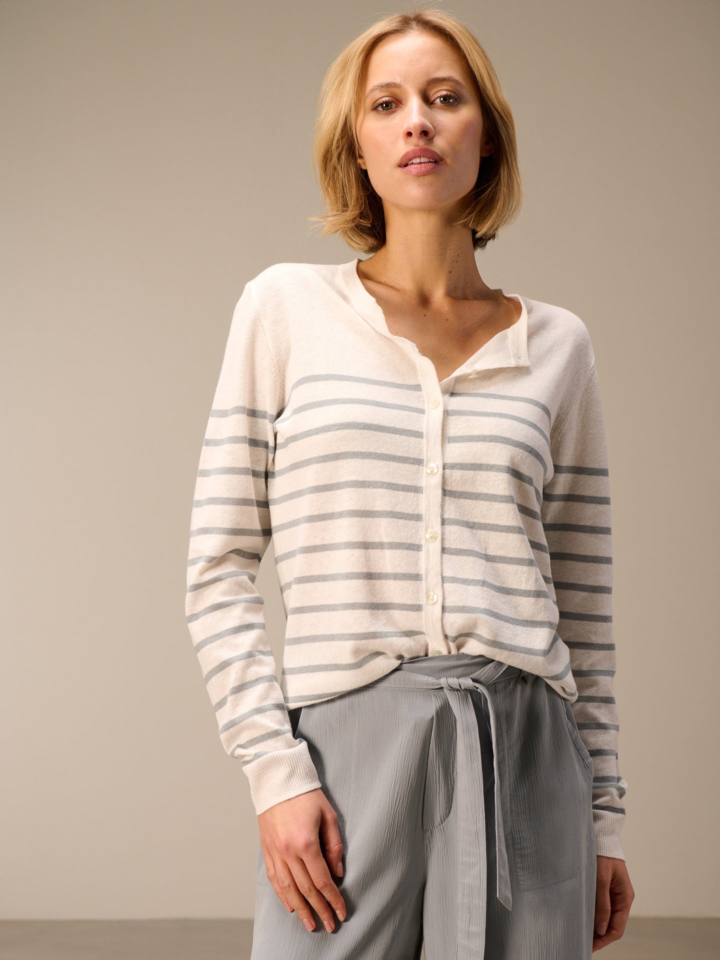 Cardigan with linen