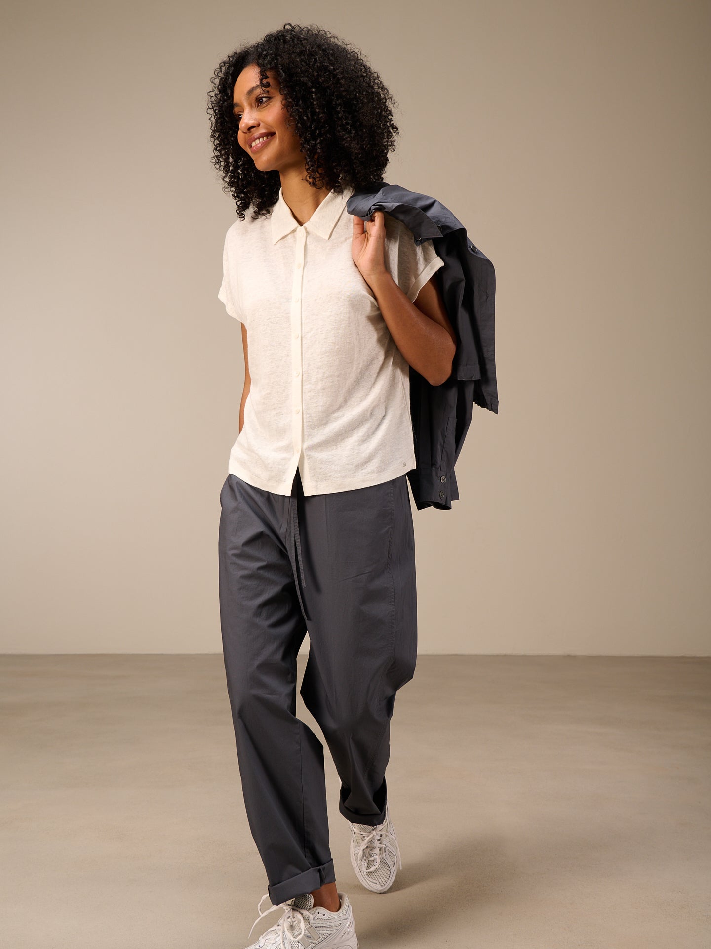 Shirt with collar