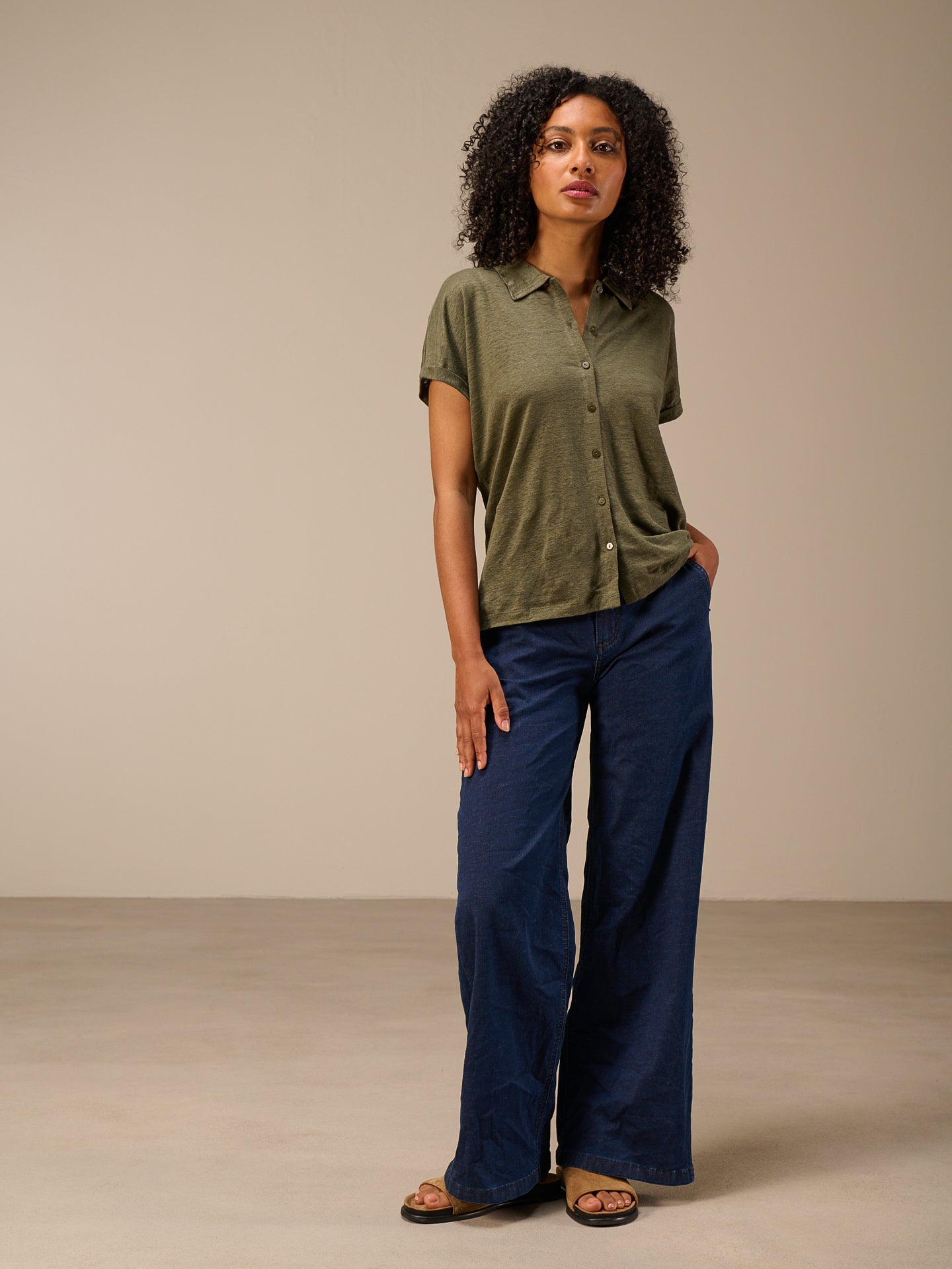 Shirt with collar