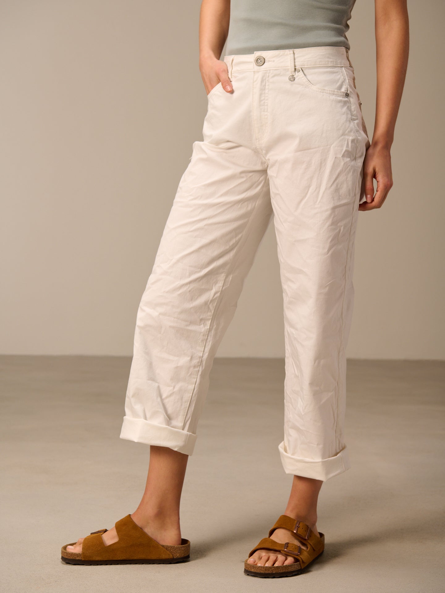 Straight-leg trousers