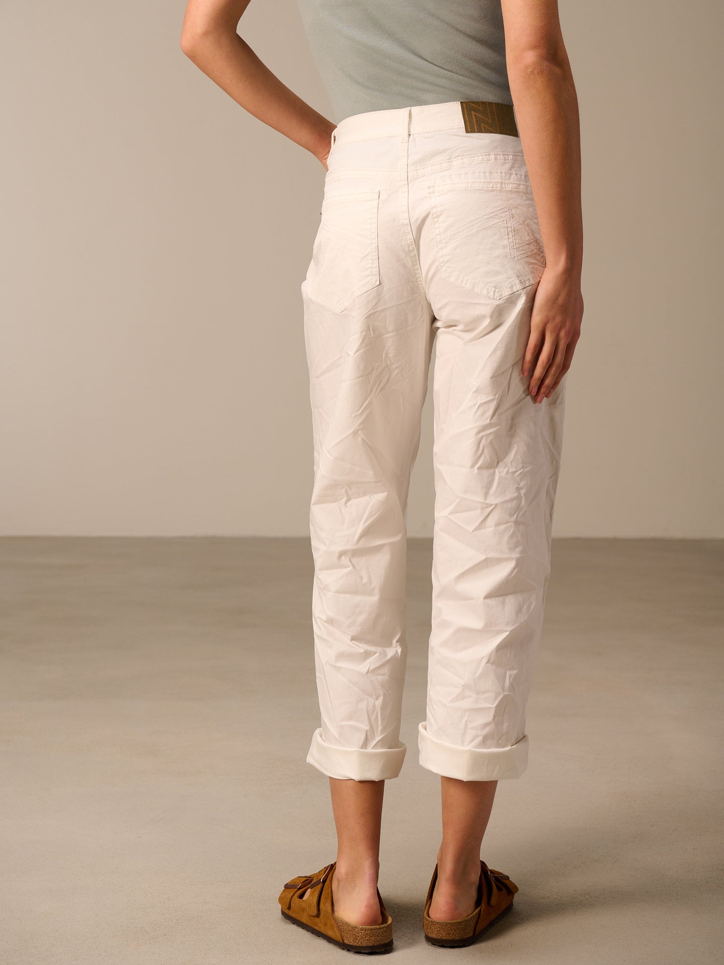 Straight-leg trousers