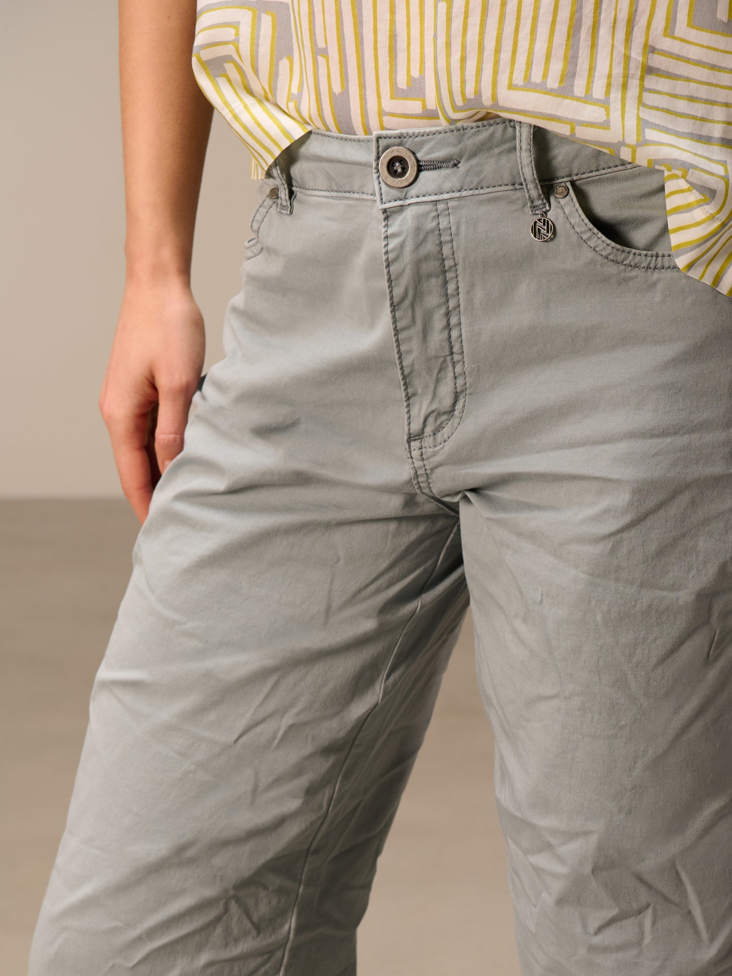 Straight-leg trousers