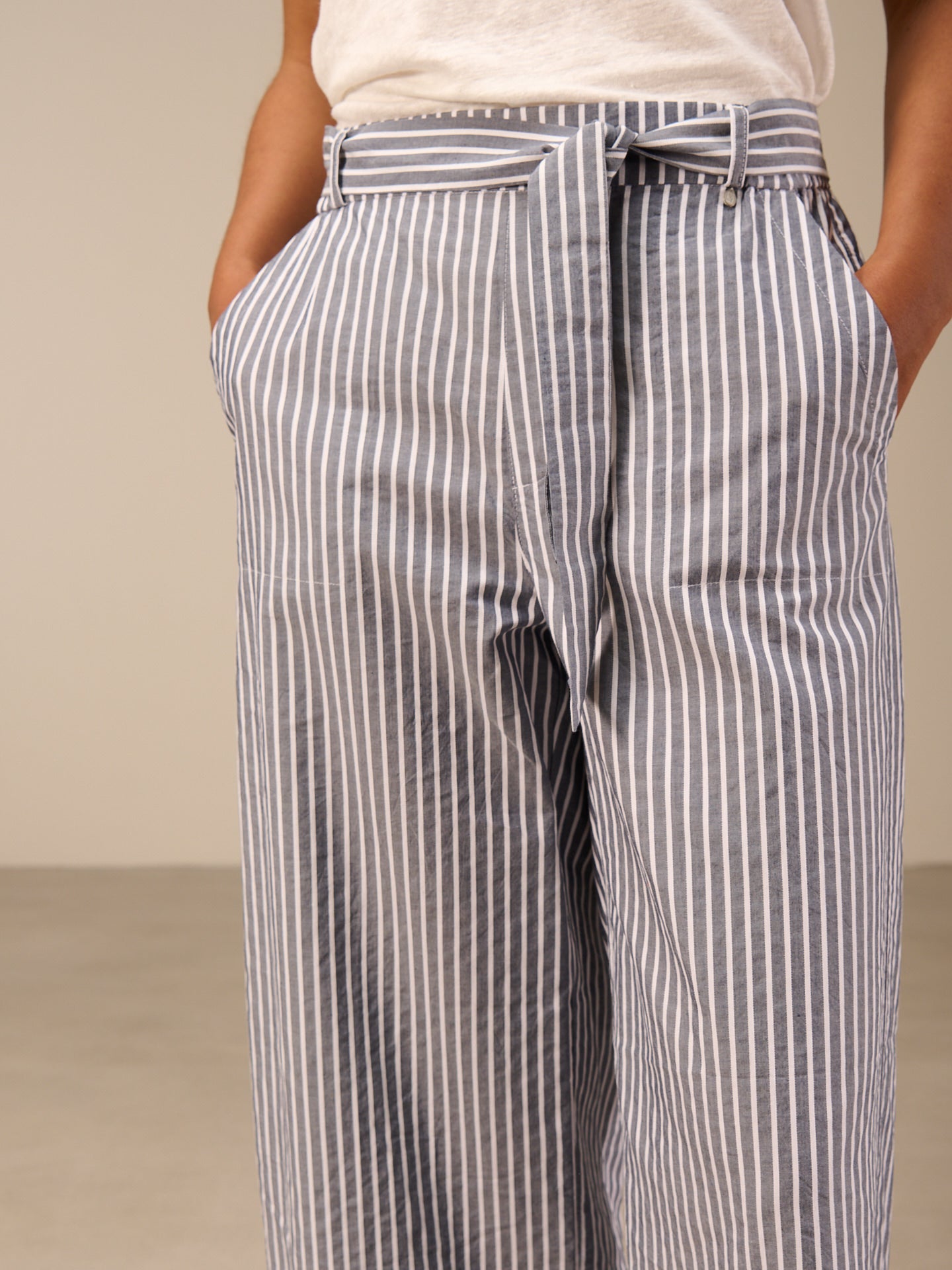Pants with belt