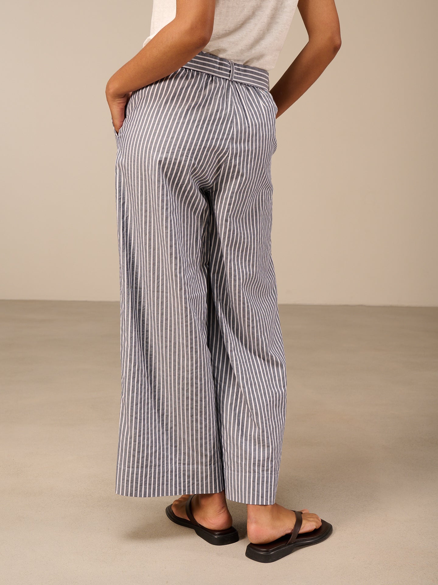 Pants with belt