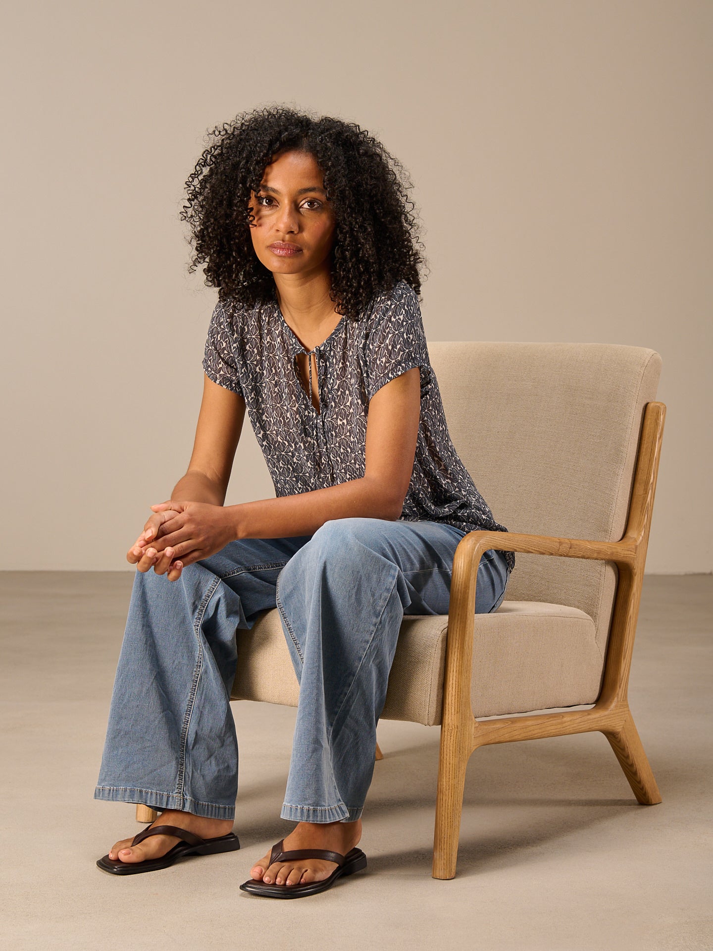 Short-sleeved blouse