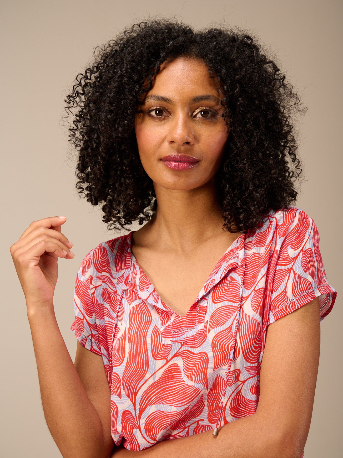 Short-sleeved blouse