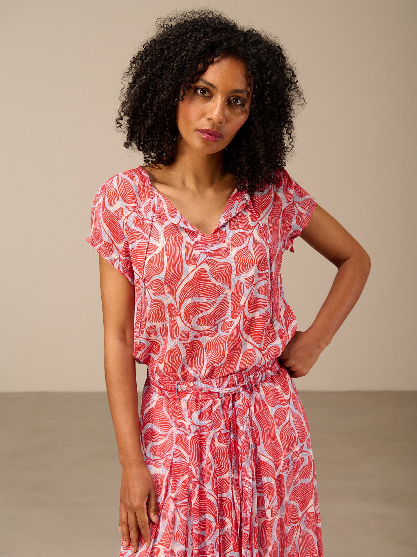 Short-sleeved blouse