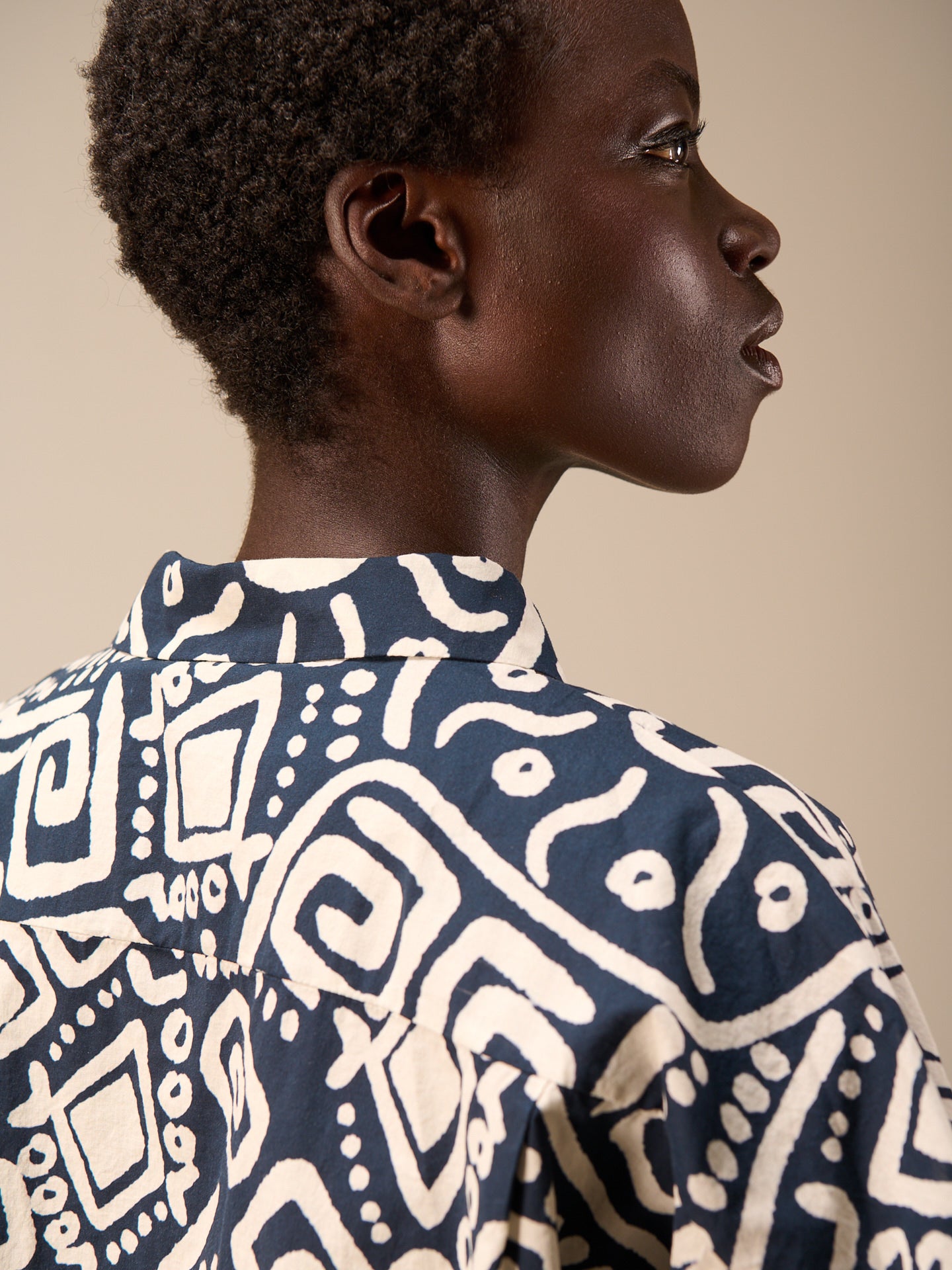 Short-sleeved blouse