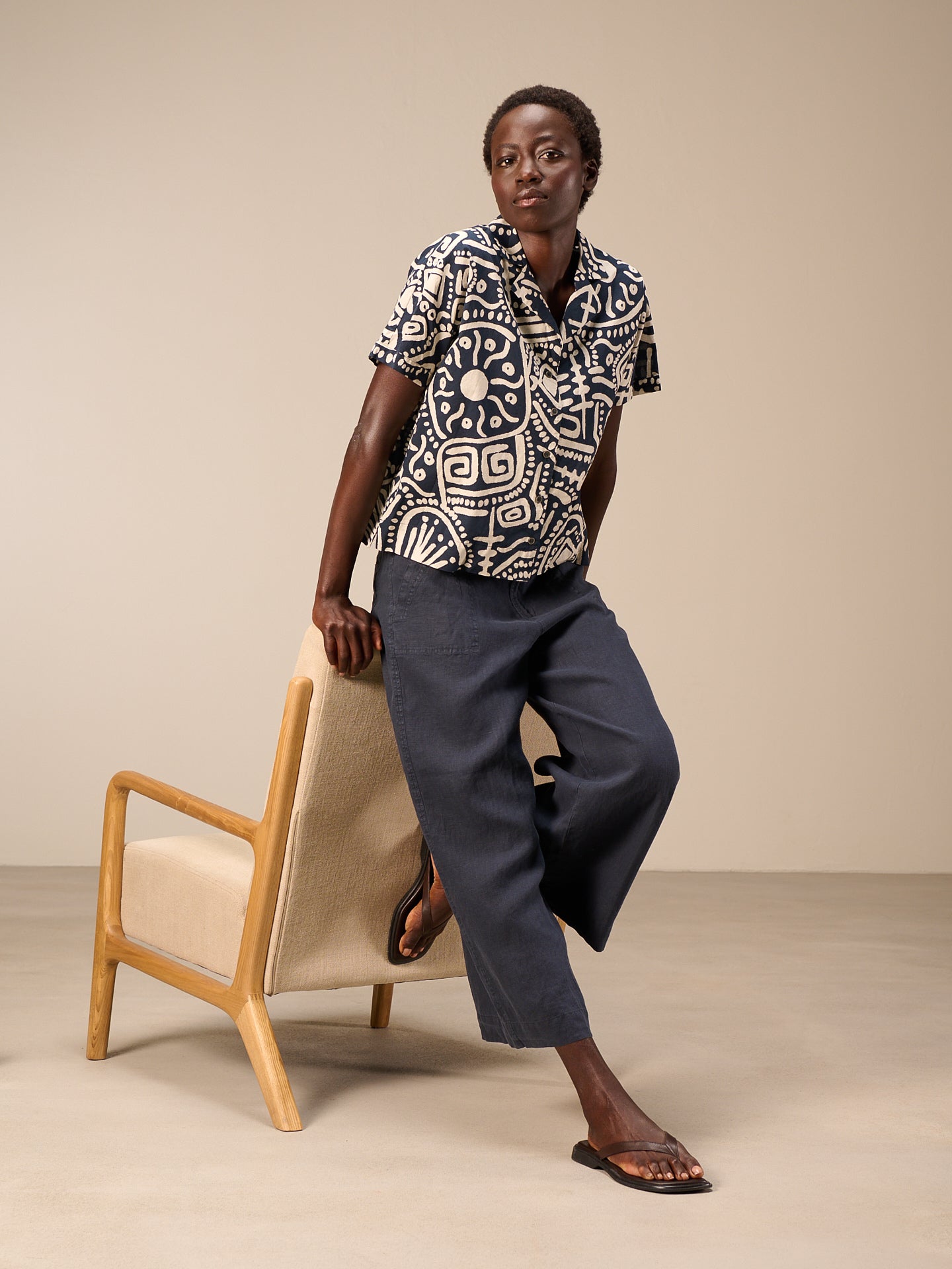 Short-sleeved blouse