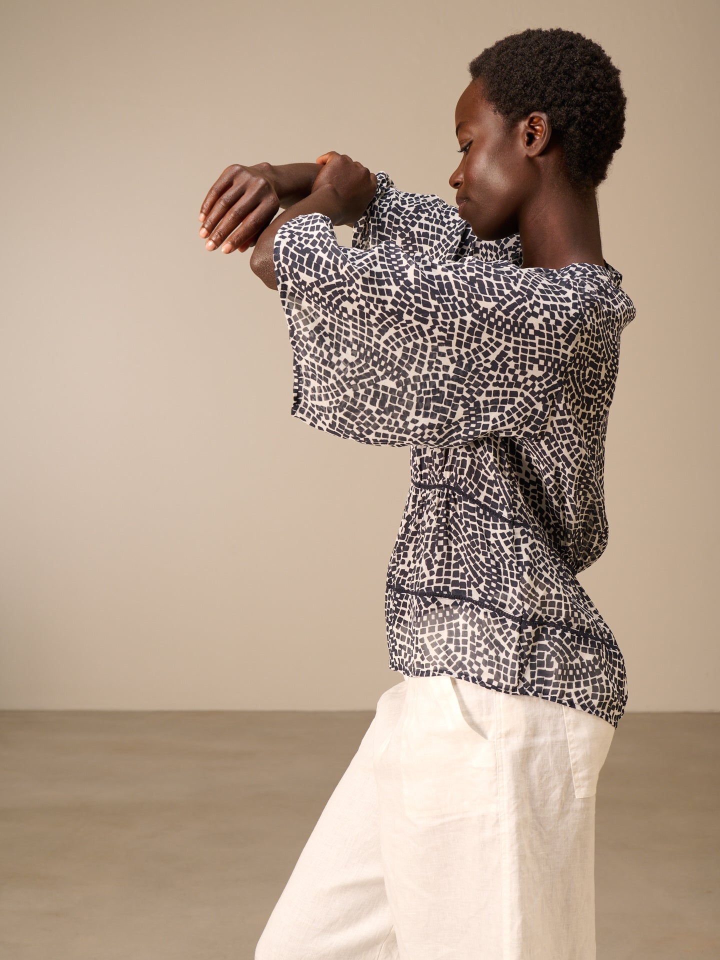 Blusa con pizzo
