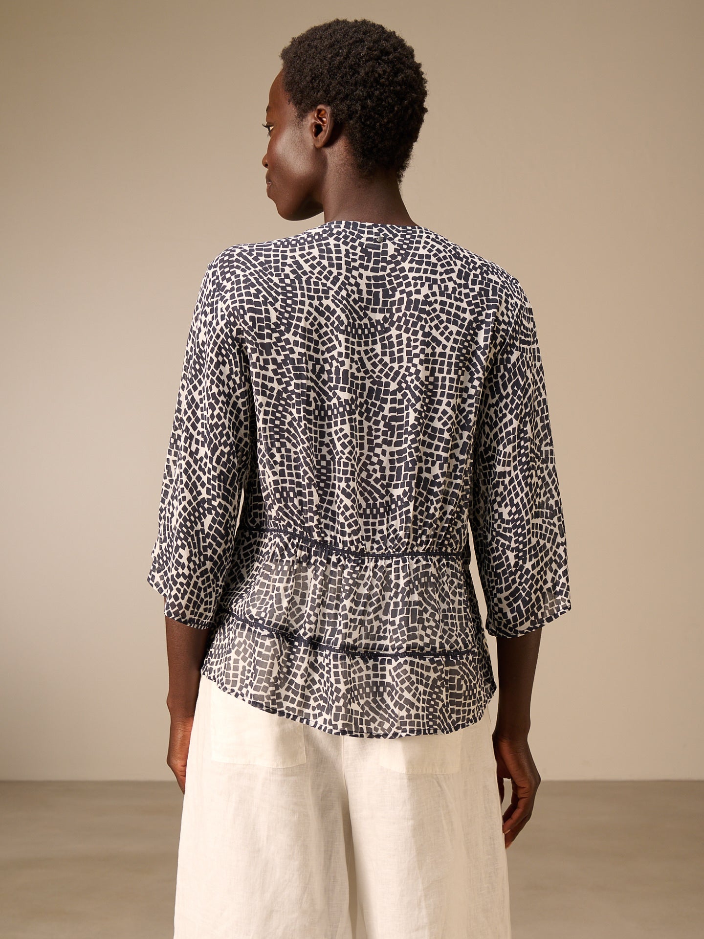 Blusa con pizzo