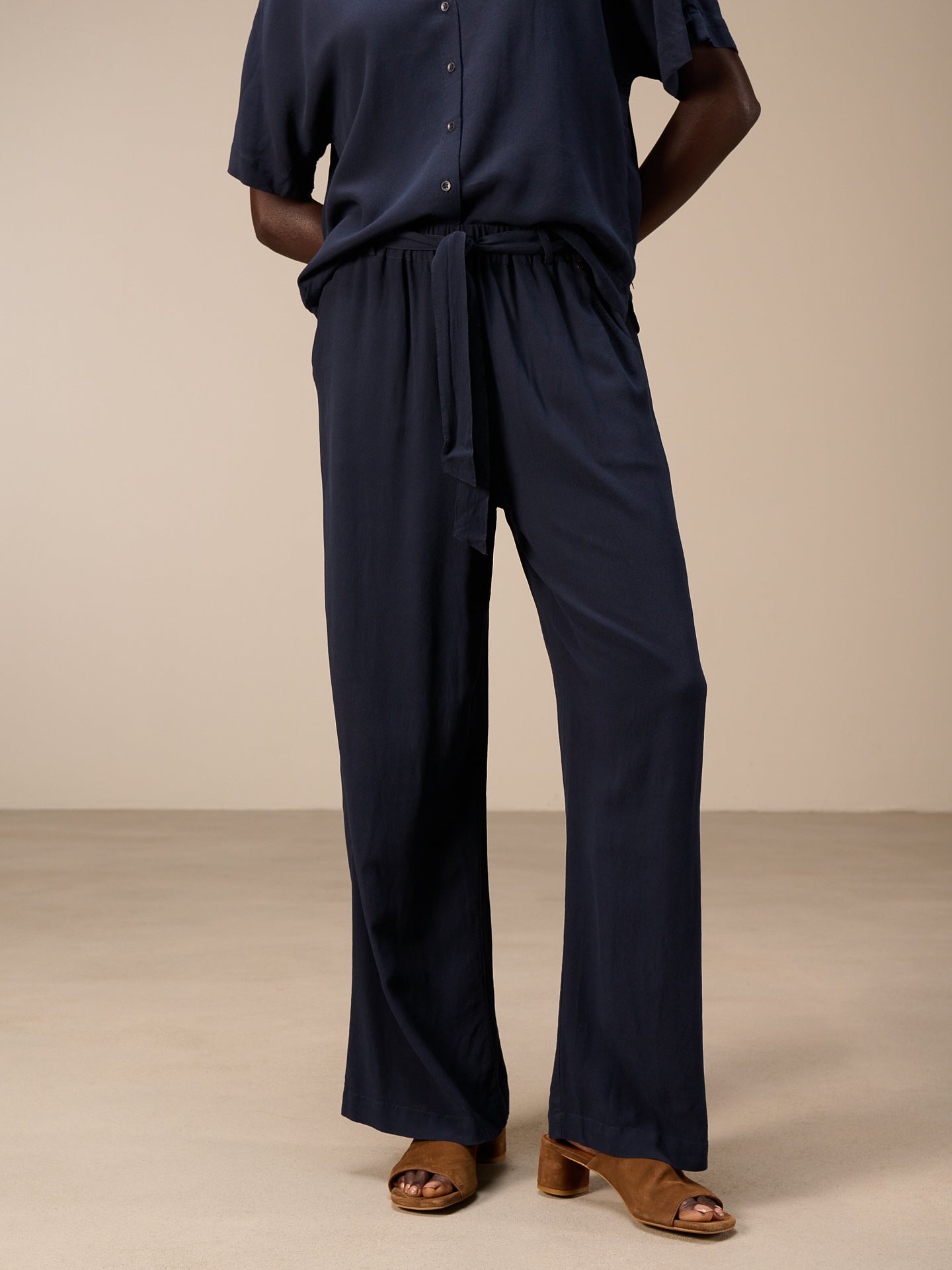 Pantaloni con cintura
