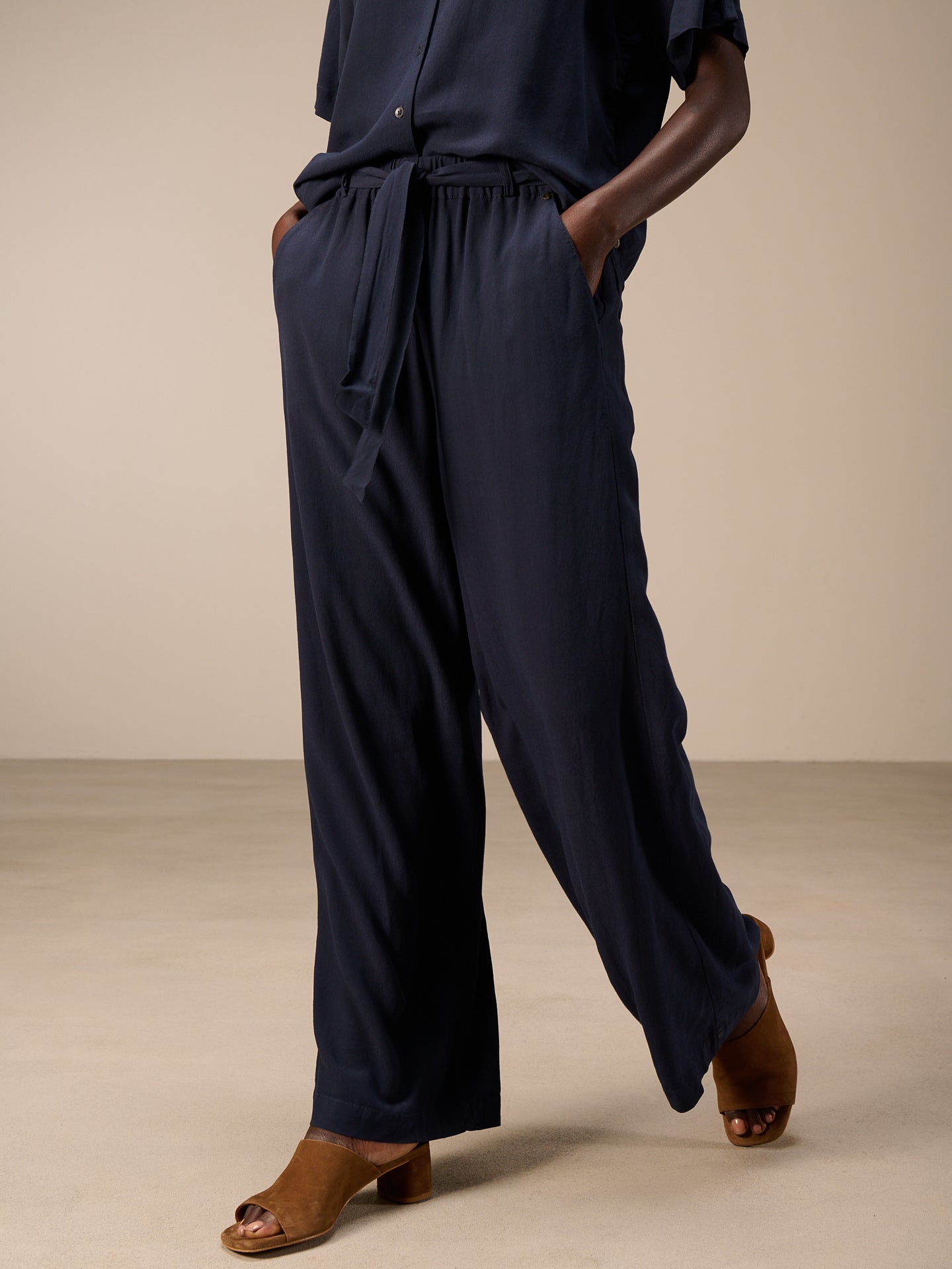 Pantaloni con cintura