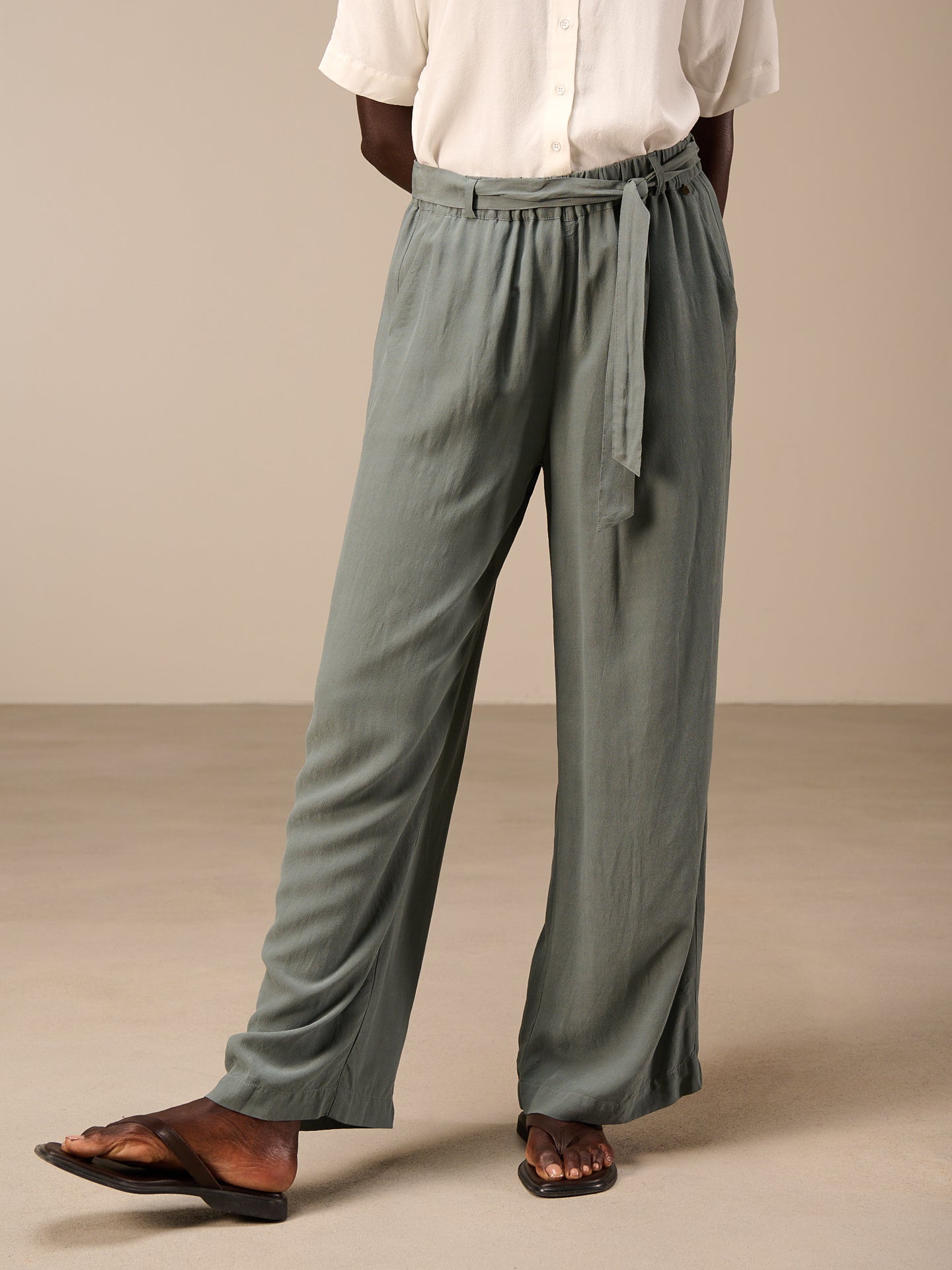 Pantaloni con cintura