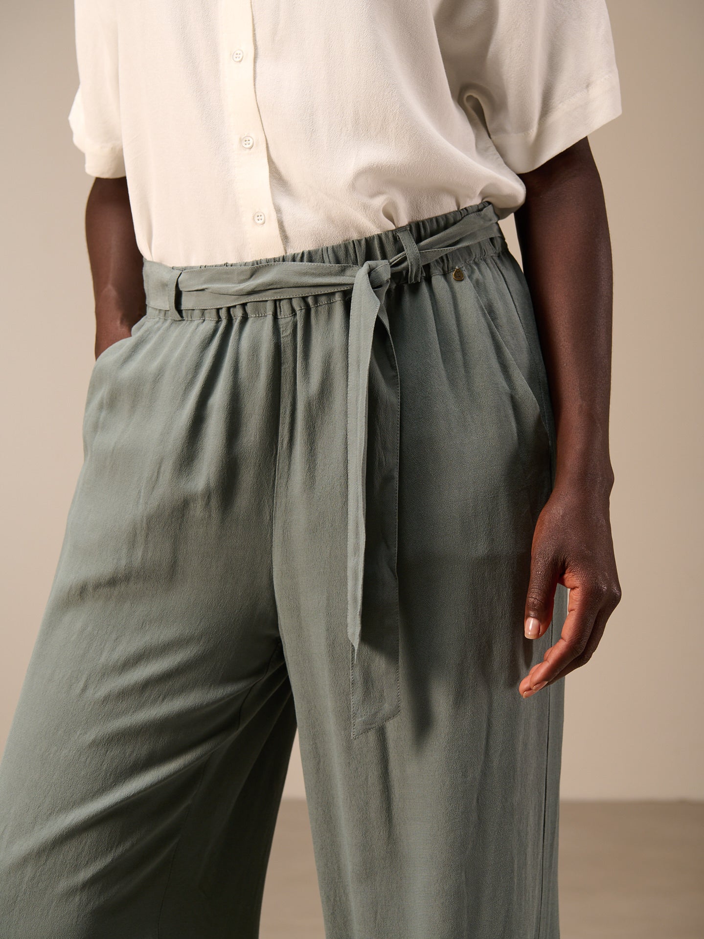 Pantaloni con cintura