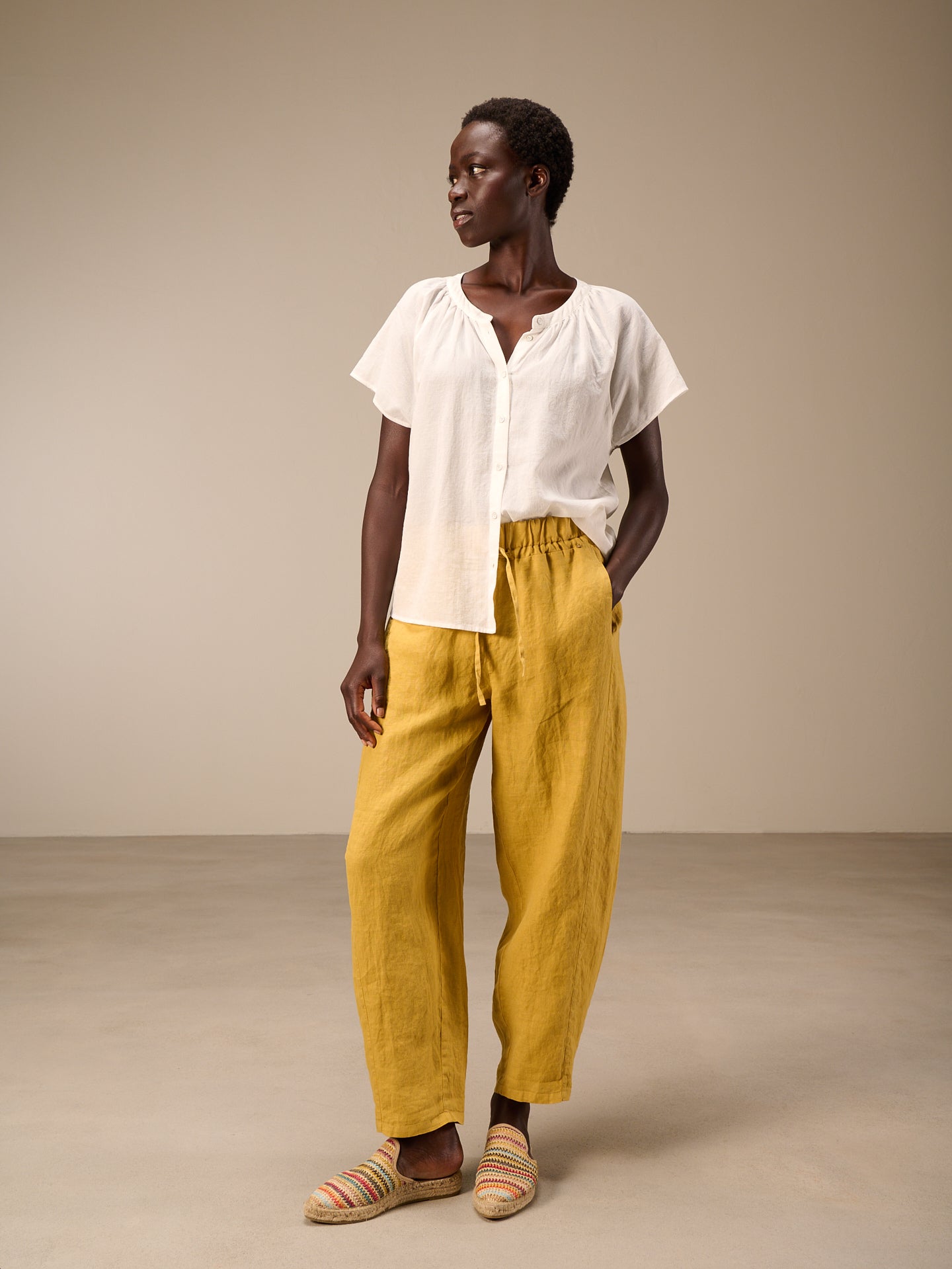 Pantaloni con cintura