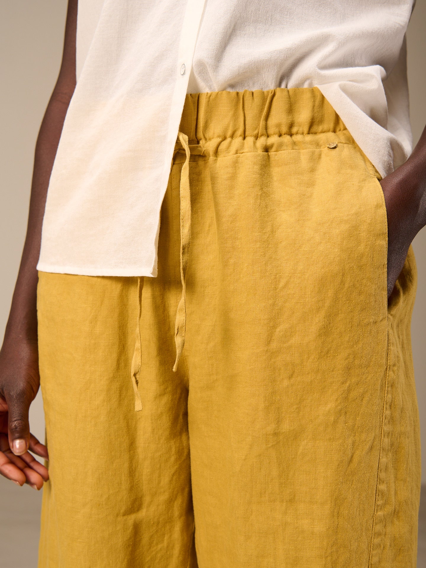 Pantaloni con cintura