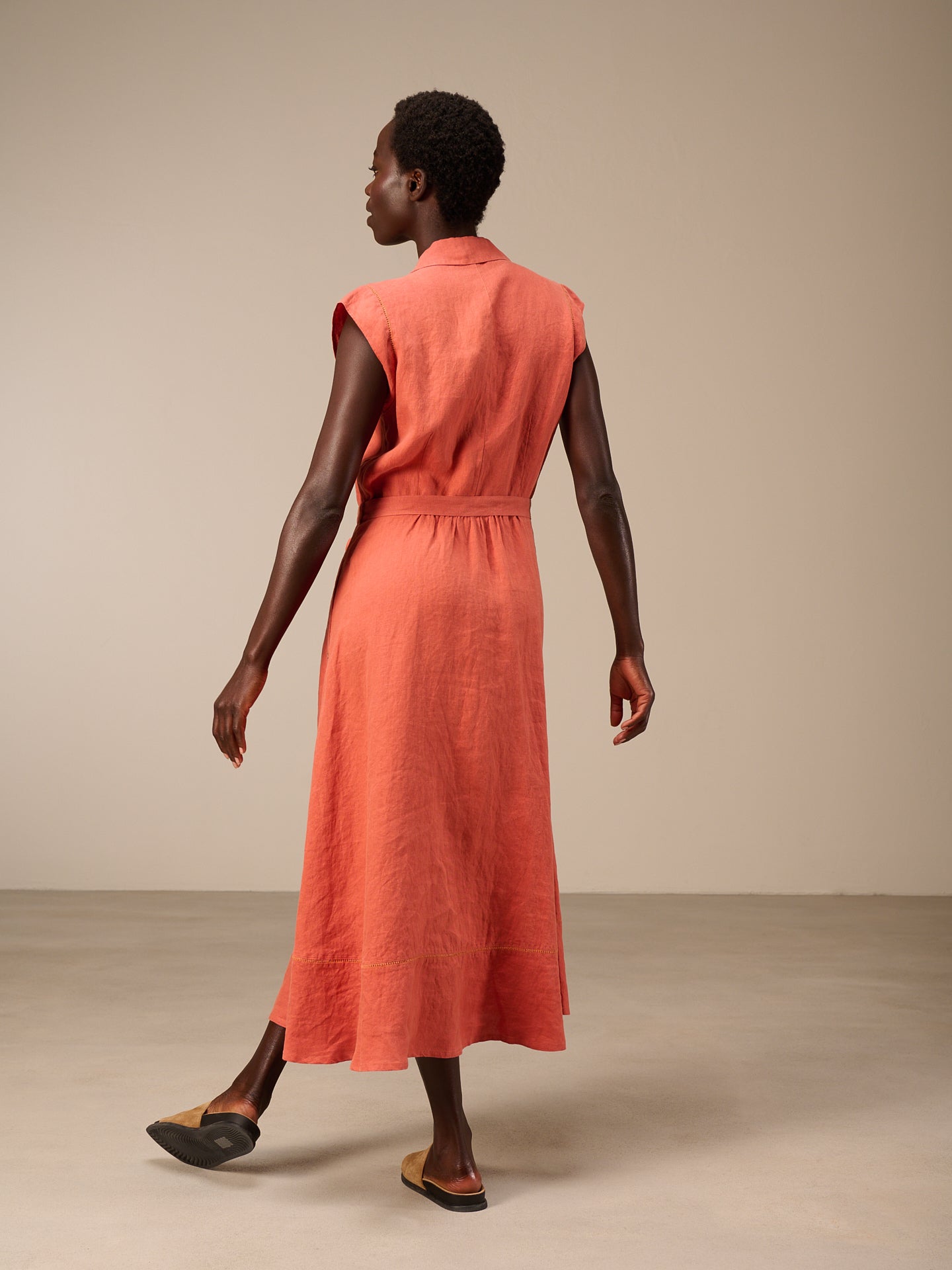 Kleid mit Knopfverschluss