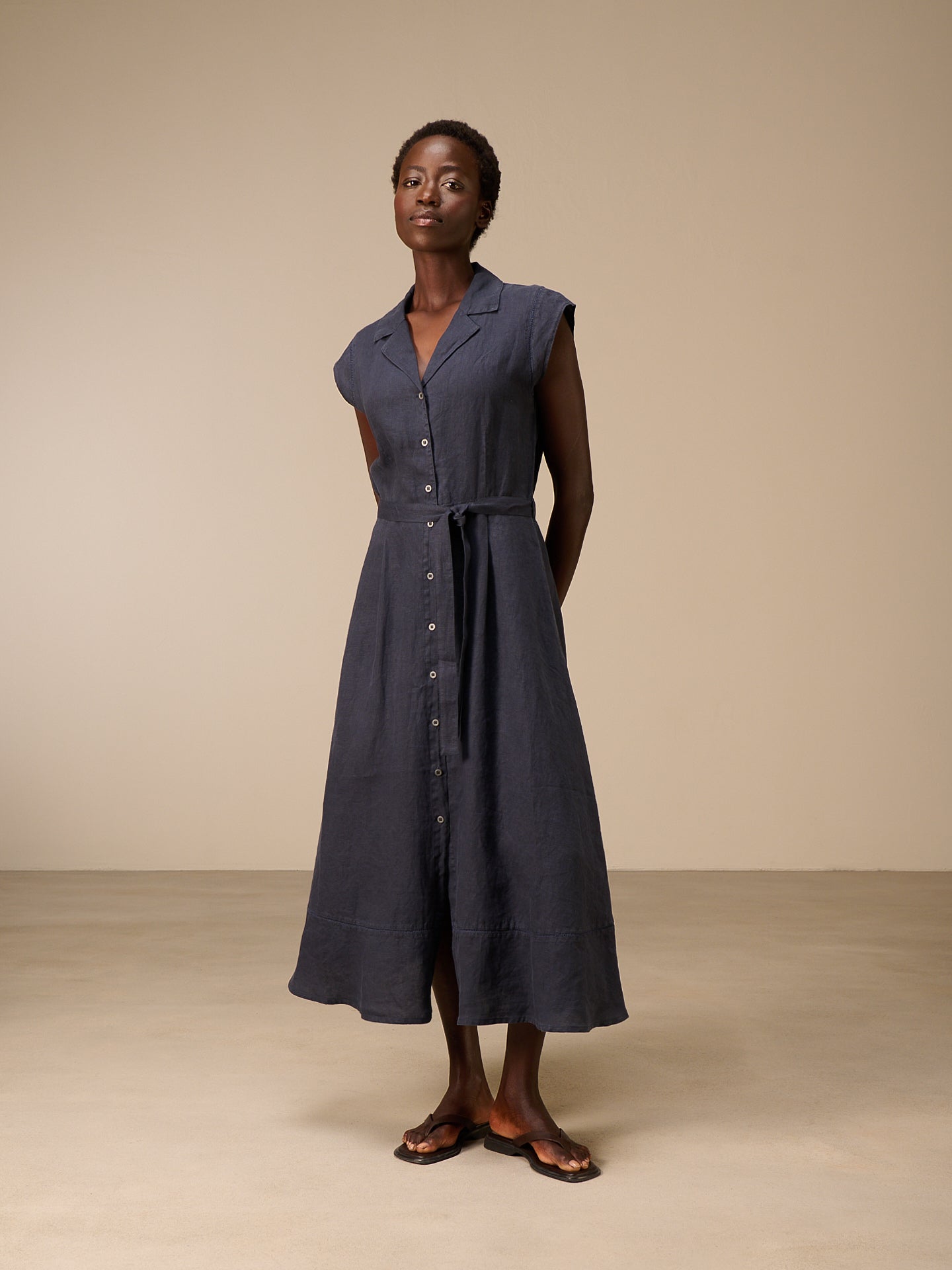 Kleid mit Knopfverschluss